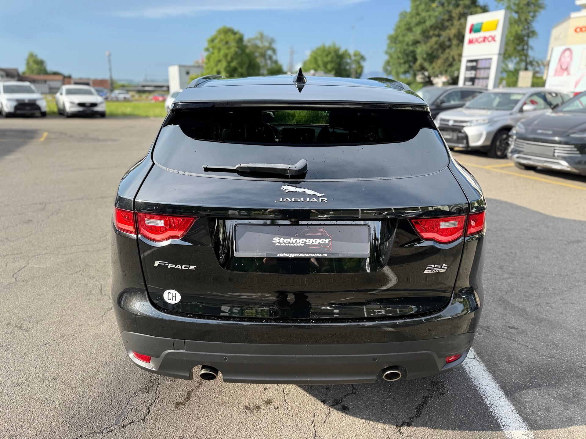 JAGUAR F-Pace 25t 2.0 R-Sport °All Black ° AWD Automatik-image-8
