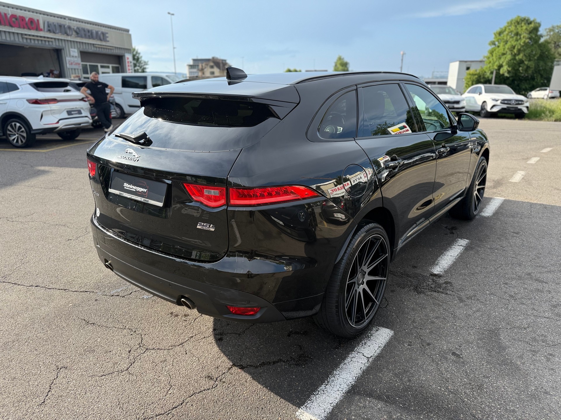 JAGUAR F-Pace 25t 2.0 R-Sport °All Black ° AWD Automatik-image-9