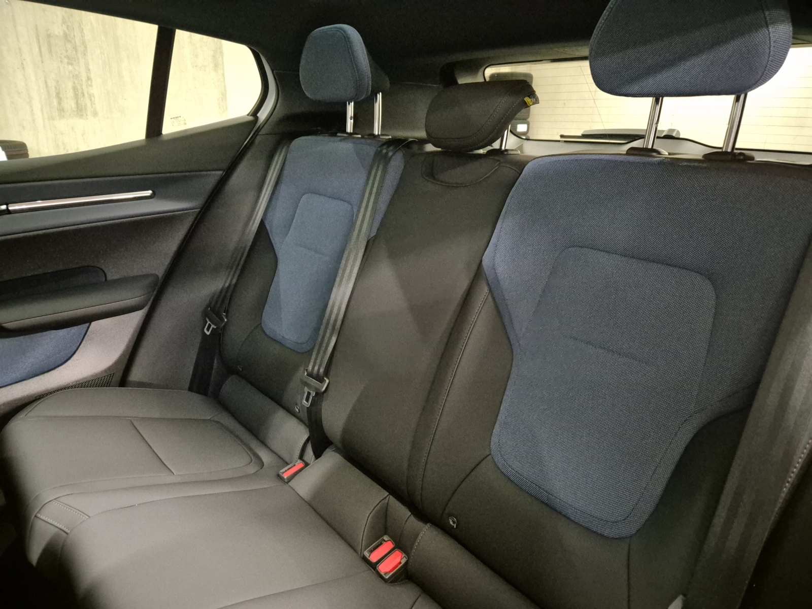 VOLVO EX30 E60 Twin Ultra Performance AWD-image-15