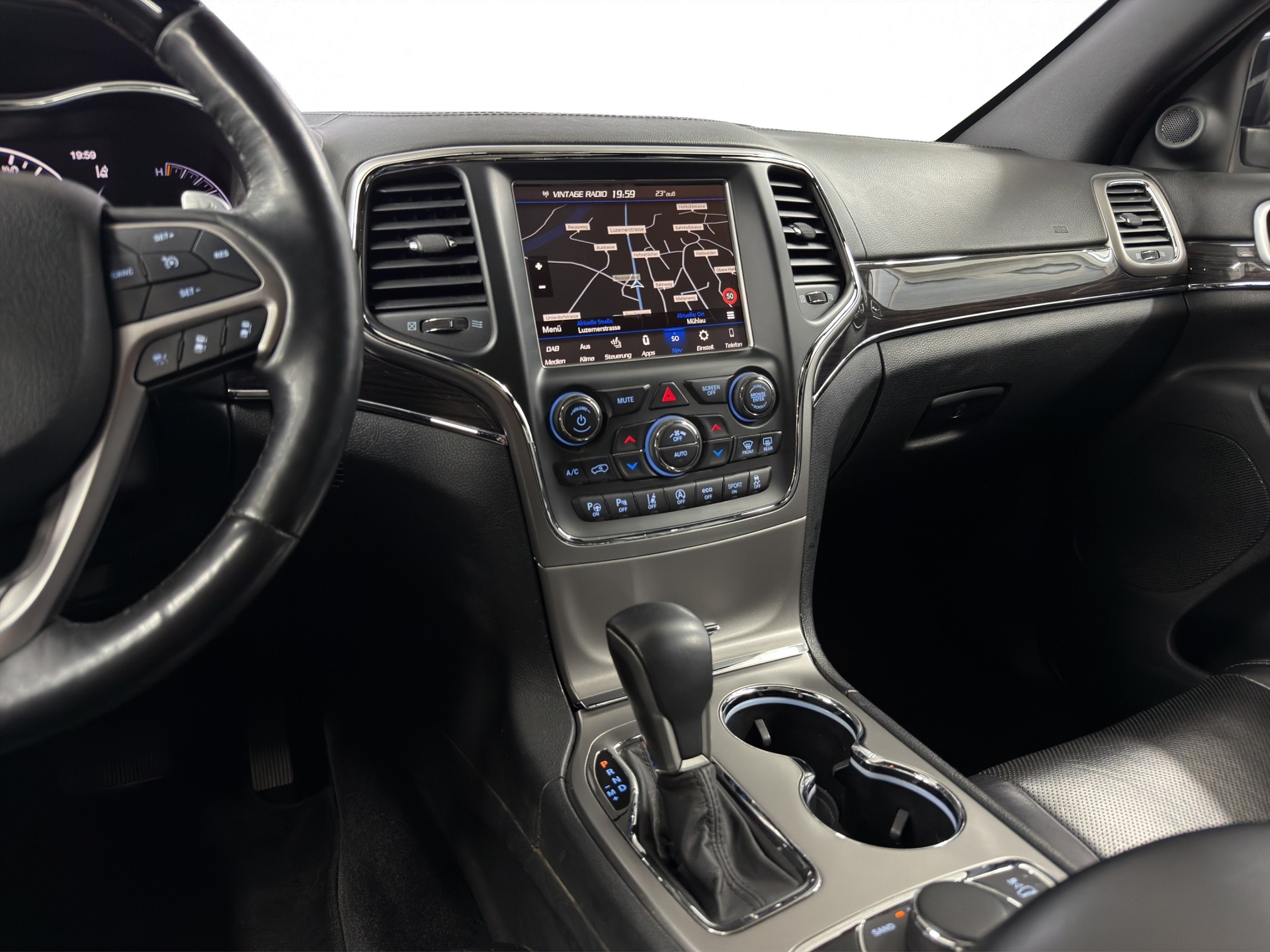 JEEP Grand Cherokee 3.0 CRD Overland Automatic-image-12