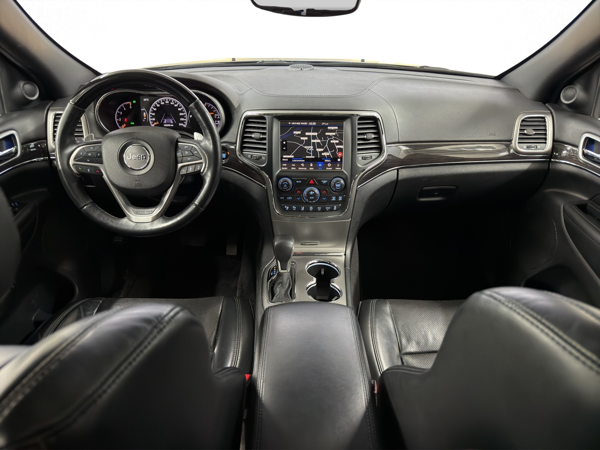 JEEP Grand Cherokee 3.0 CRD Overland Automatic-image-8