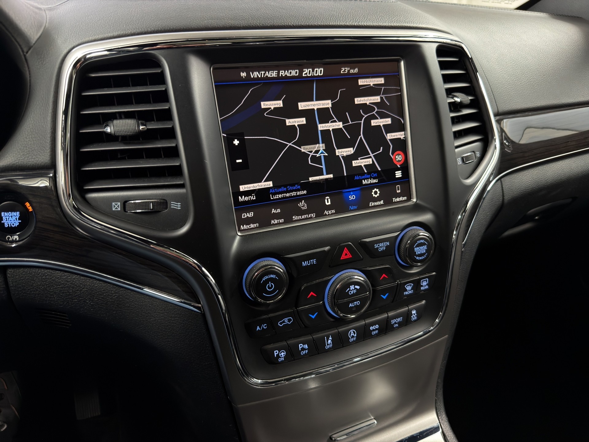 JEEP Grand Cherokee 3.0 CRD Overland Automatic-image-13
