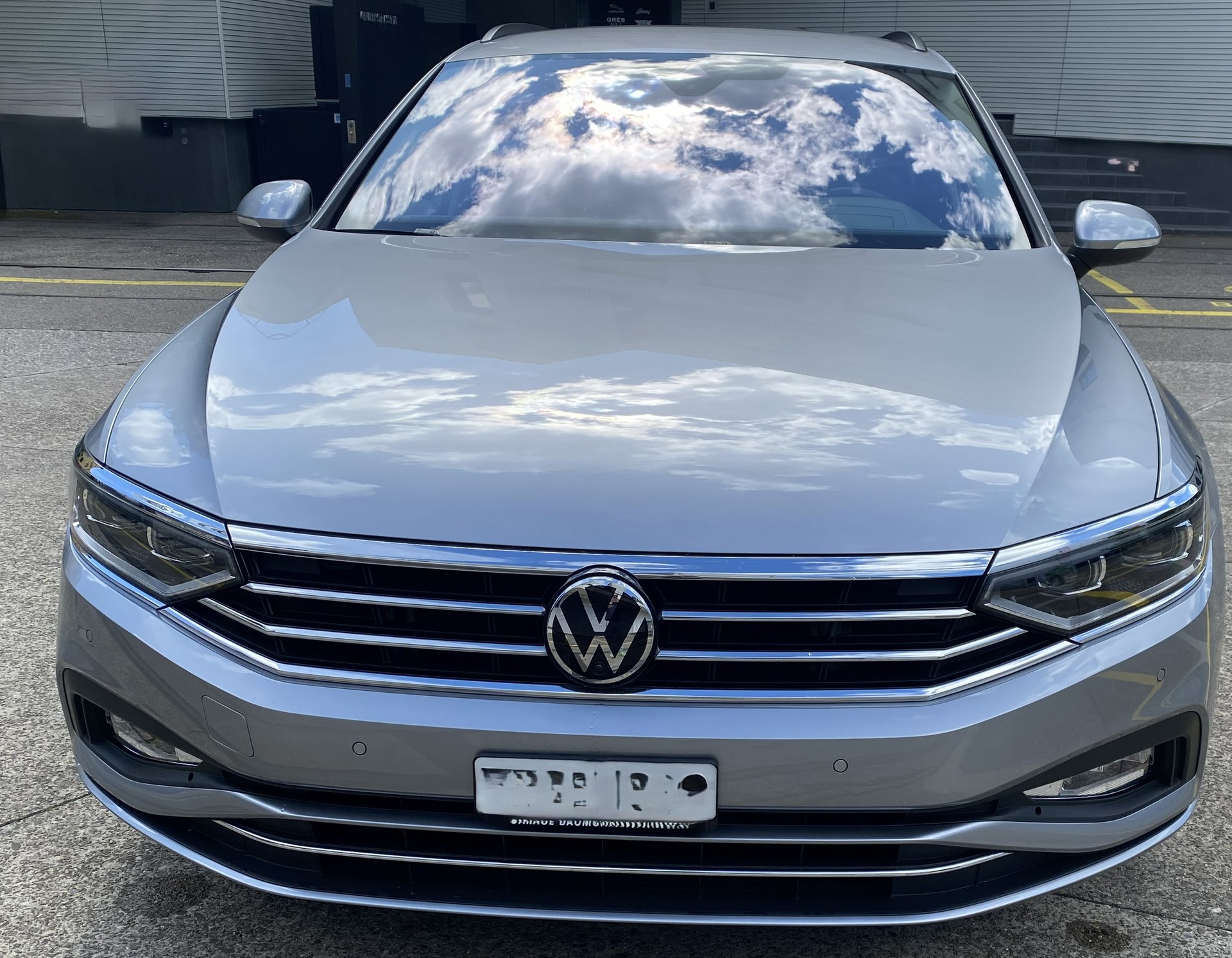 VW Passat 1.5 TSI Business DSG-image-1