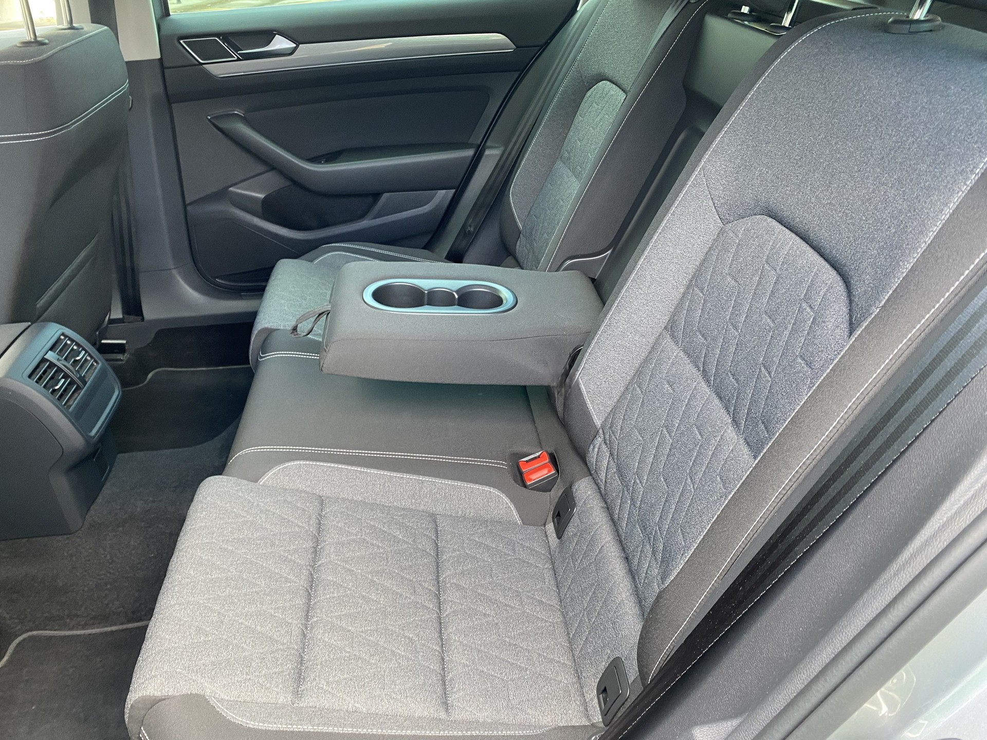 VW Passat 1.5 TSI Business DSG-image-10