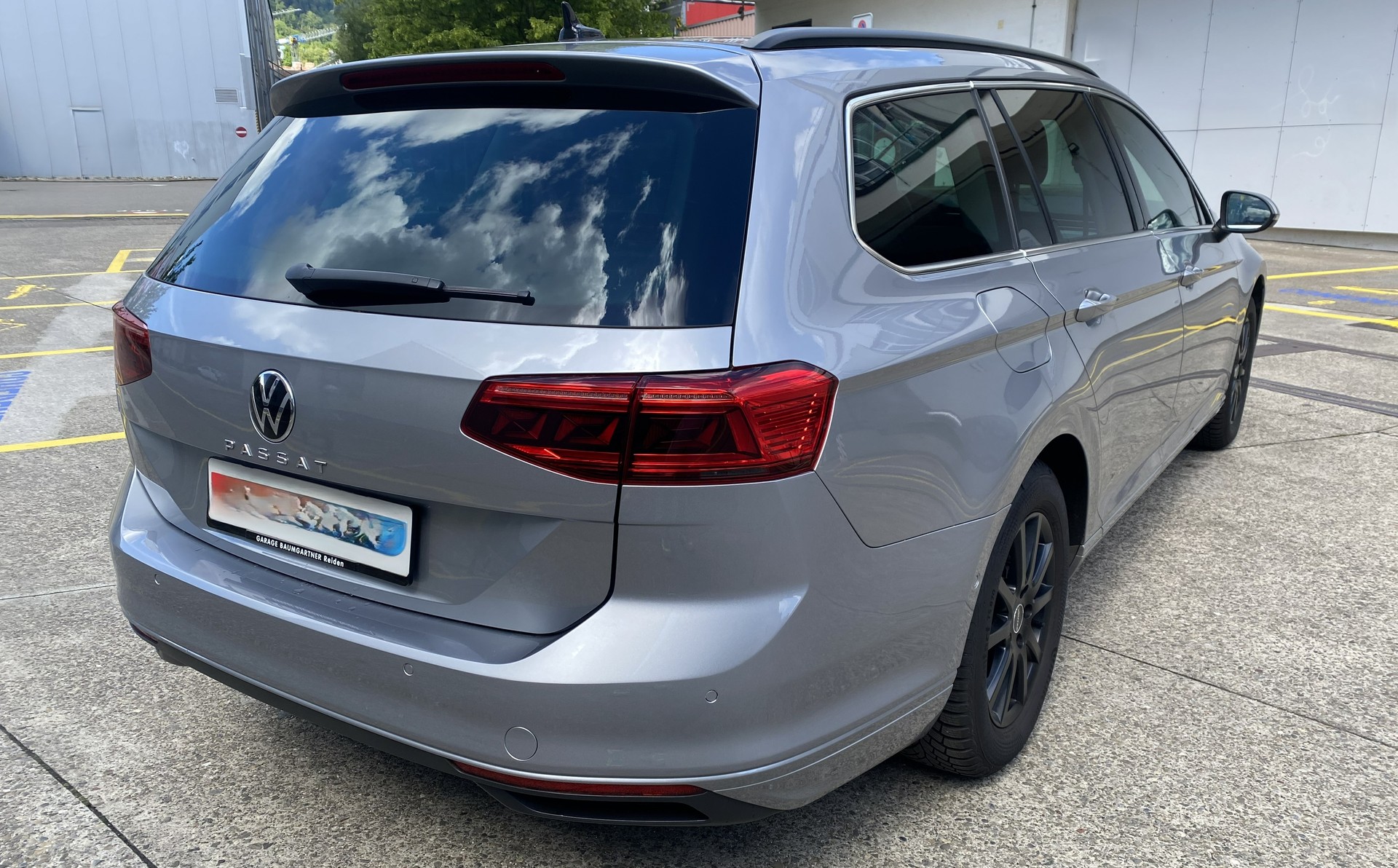 VW Passat 1.5 TSI Business DSG-image-3