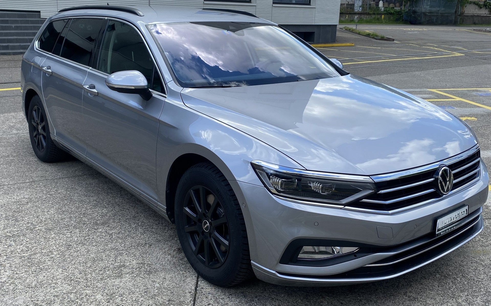 VW Passat 1.5 TSI Business DSG-image-2