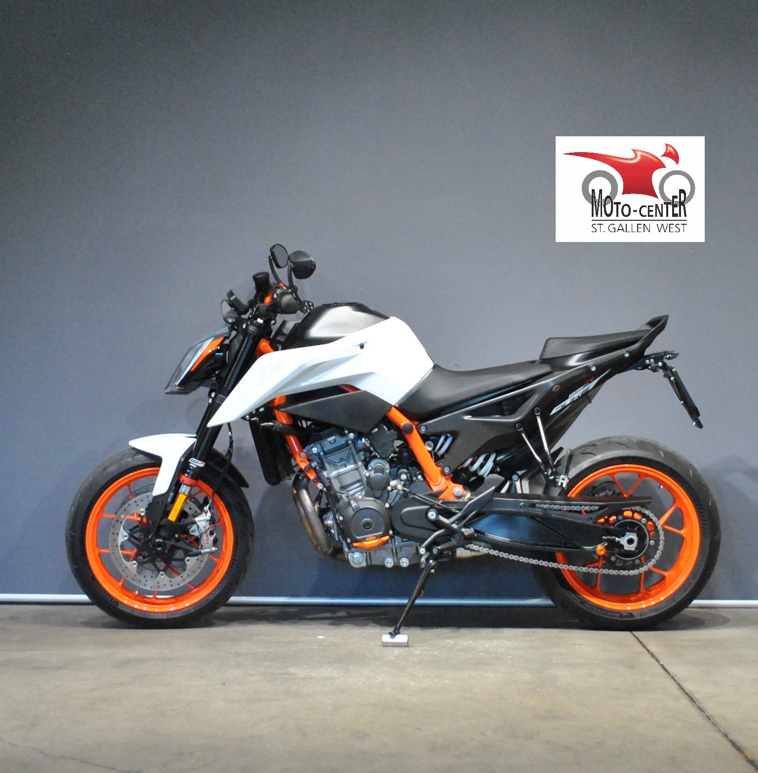 KTM 890 Duke R-image-2