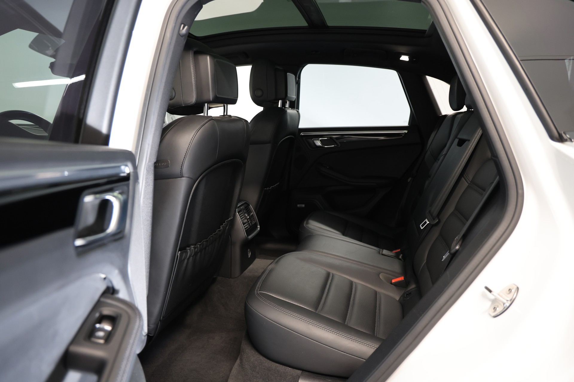 PORSCHE Macan S PDK-image-14
