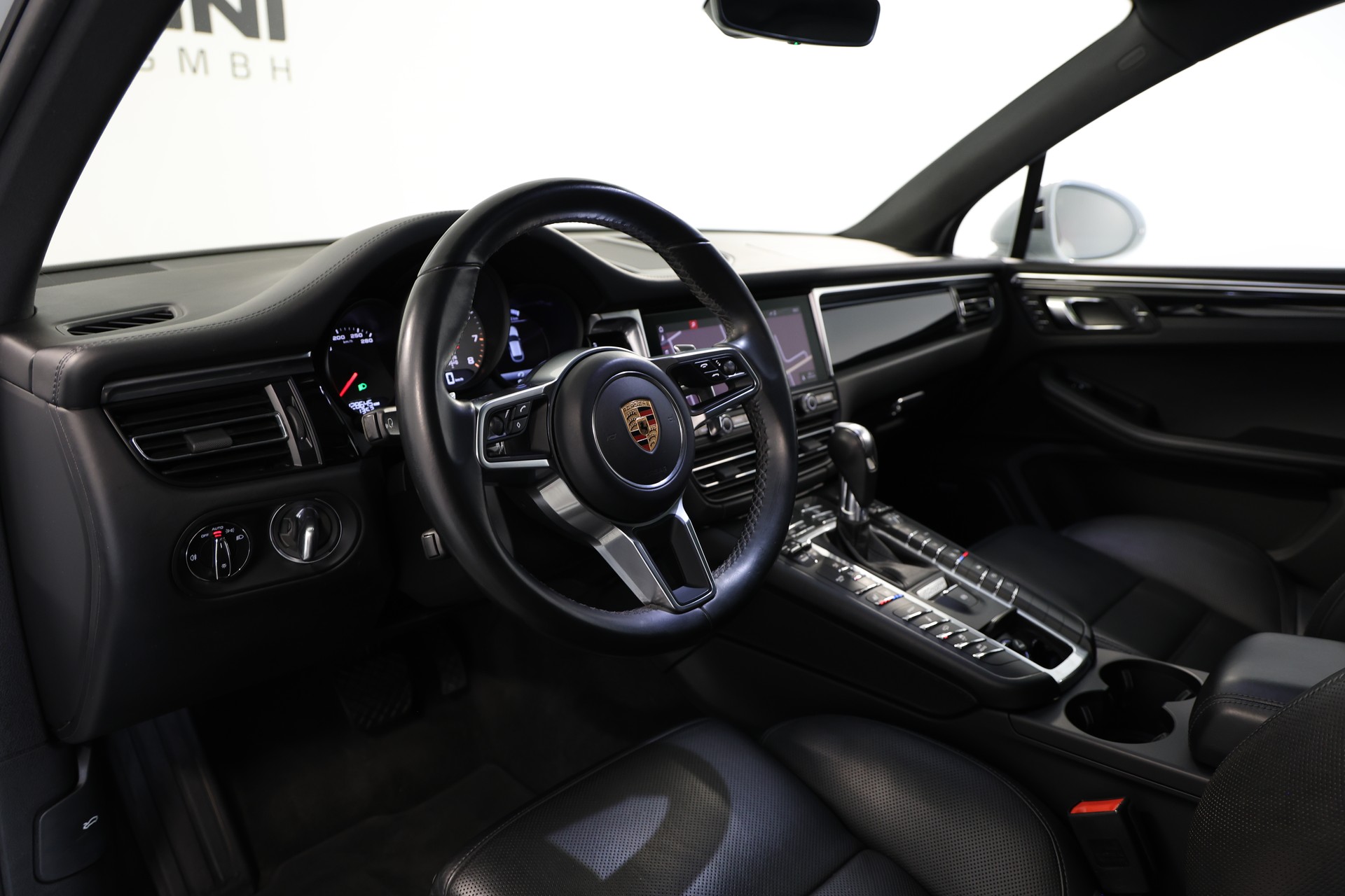PORSCHE Macan S PDK-image-7