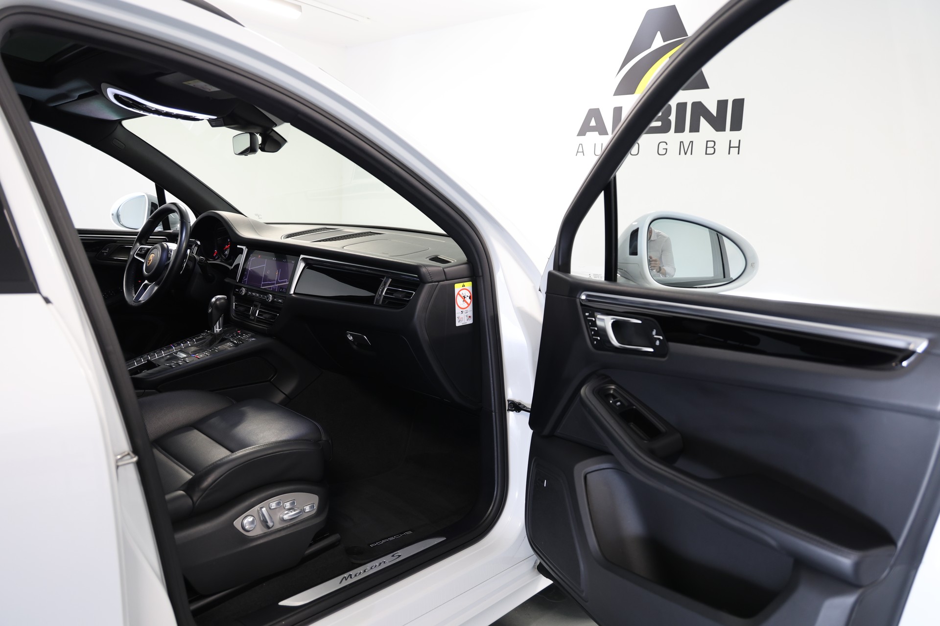 PORSCHE Macan S PDK-image-10