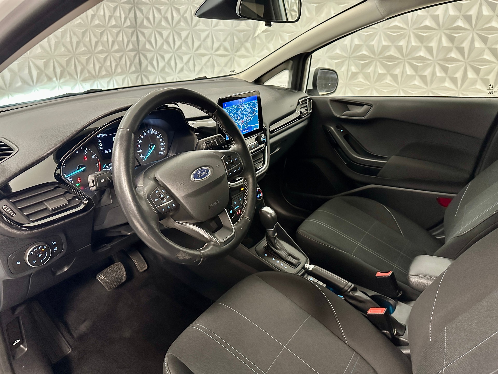 FORD Fiesta 1.0 SCTi Cool & Connect Automat-image-10