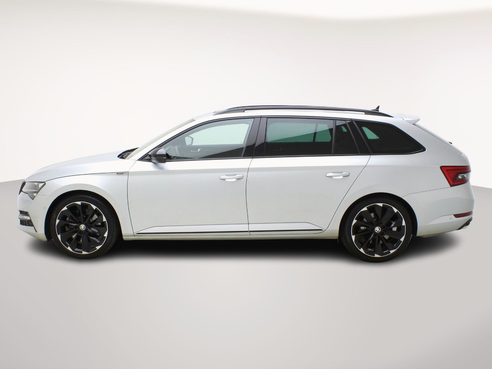 SKODA Superb Combi 2.0 TSI DSG Sport Line 4x4-image-1