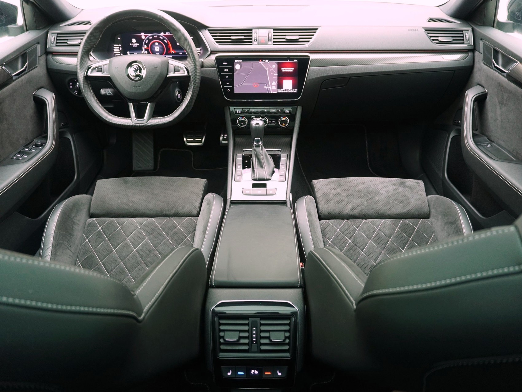 SKODA Superb Combi 2.0 TSI DSG Sport Line 4x4-image-13