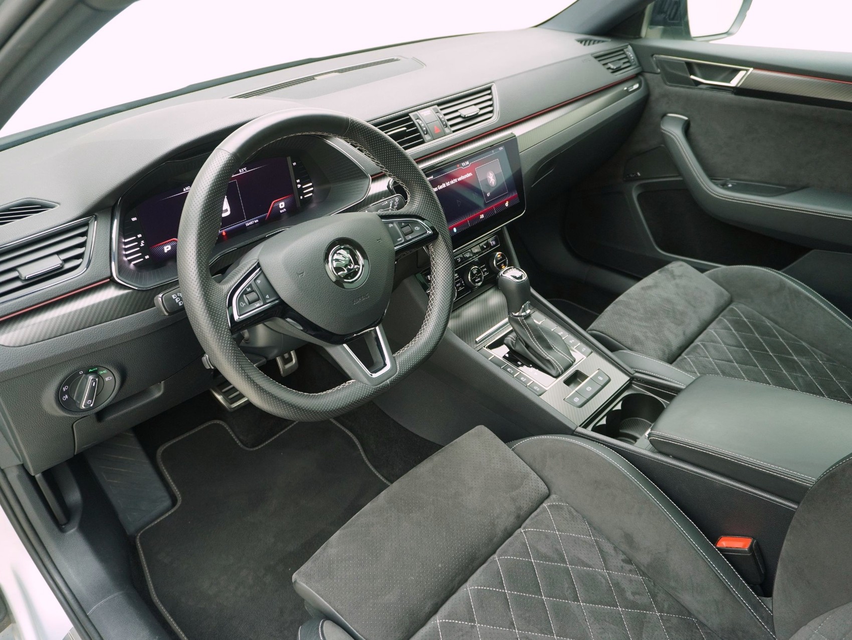 SKODA Superb Combi 2.0 TSI DSG Sport Line 4x4-image-9