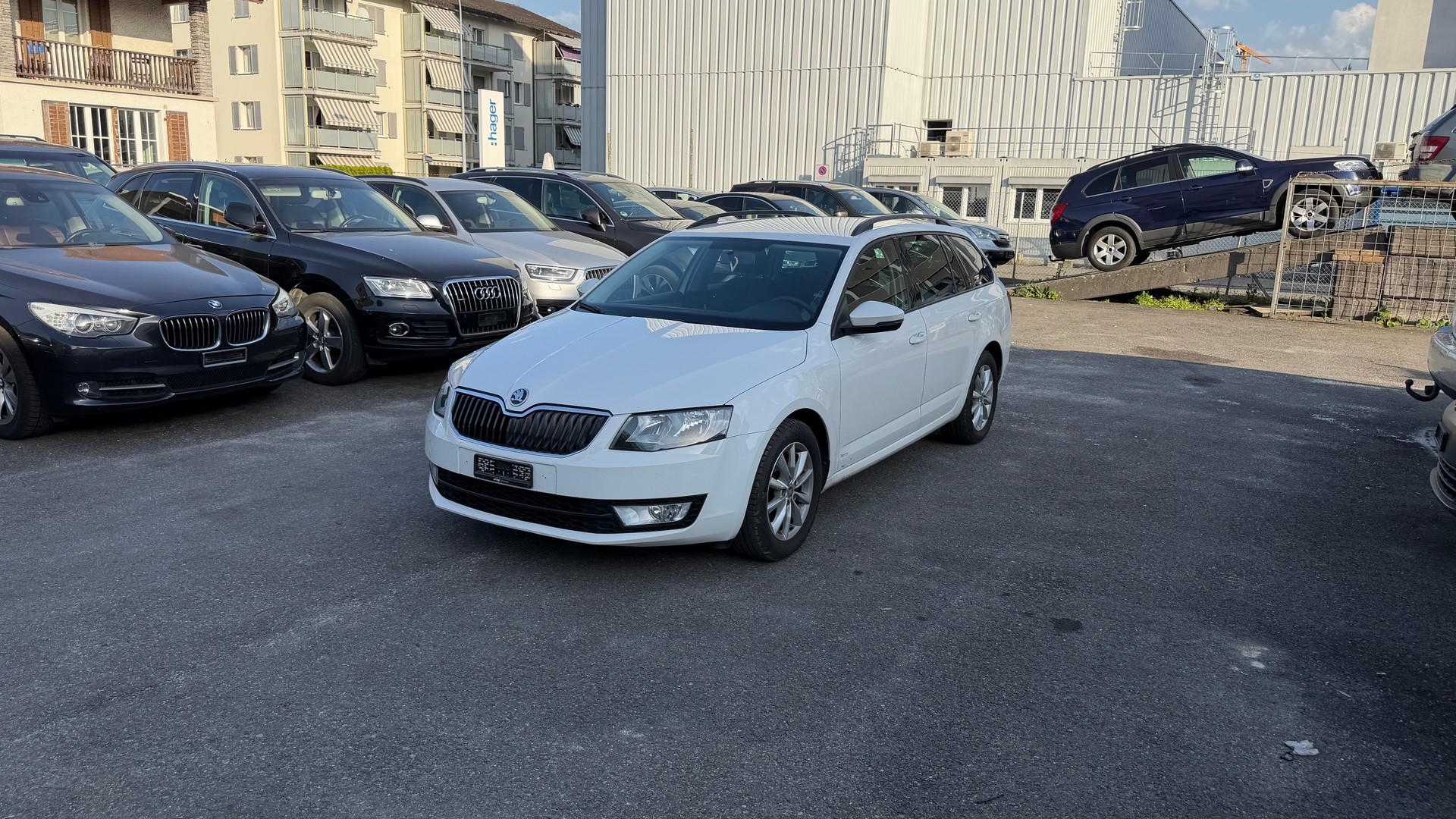 SKODA Octavia Combi 1.4 TSI Ambition-image-0