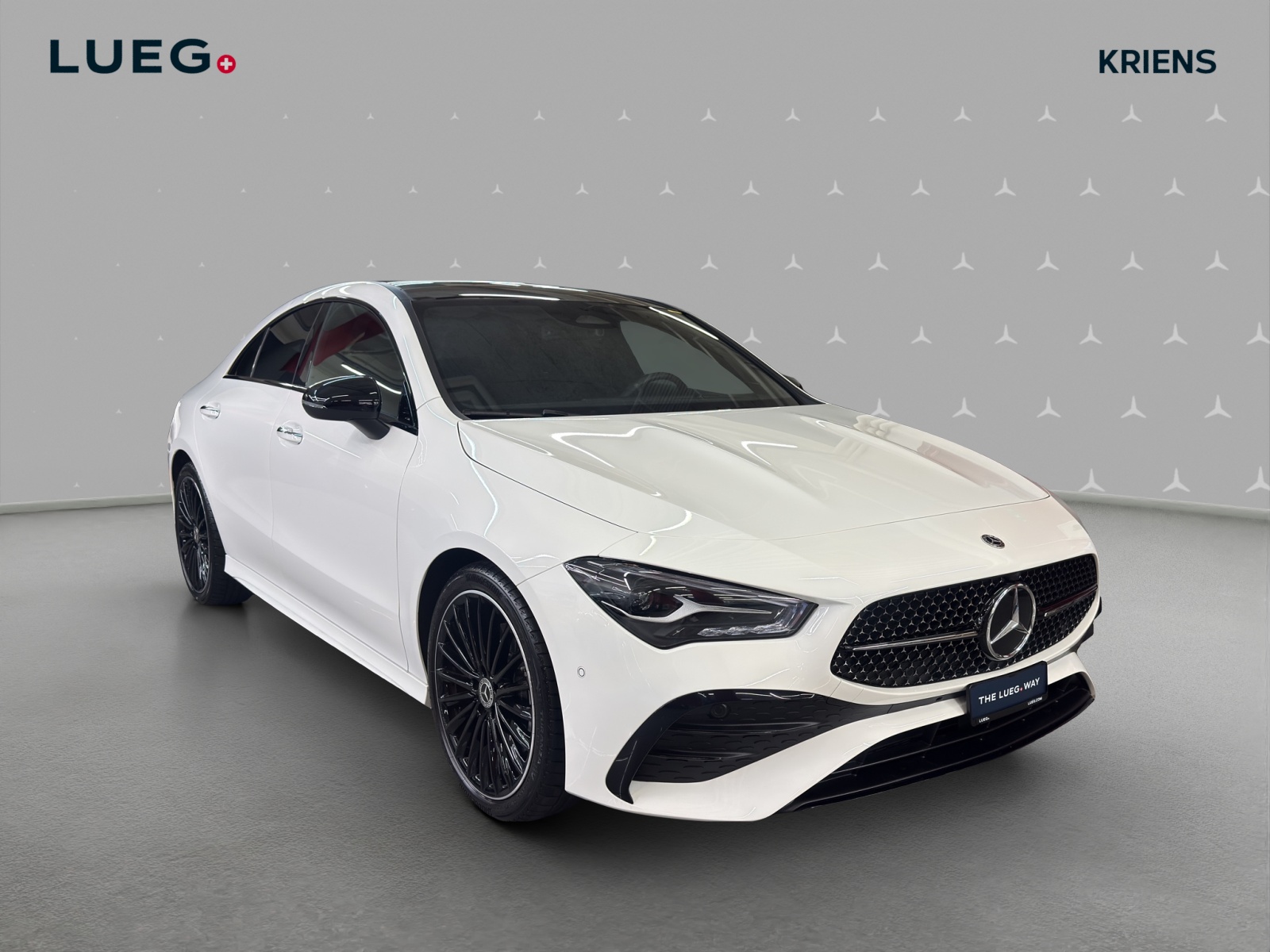 MERCEDES-BENZ CLA 200 - AMG / Rückfahrkamera / Panorama-Dach / Ambiente-Licht-image-4