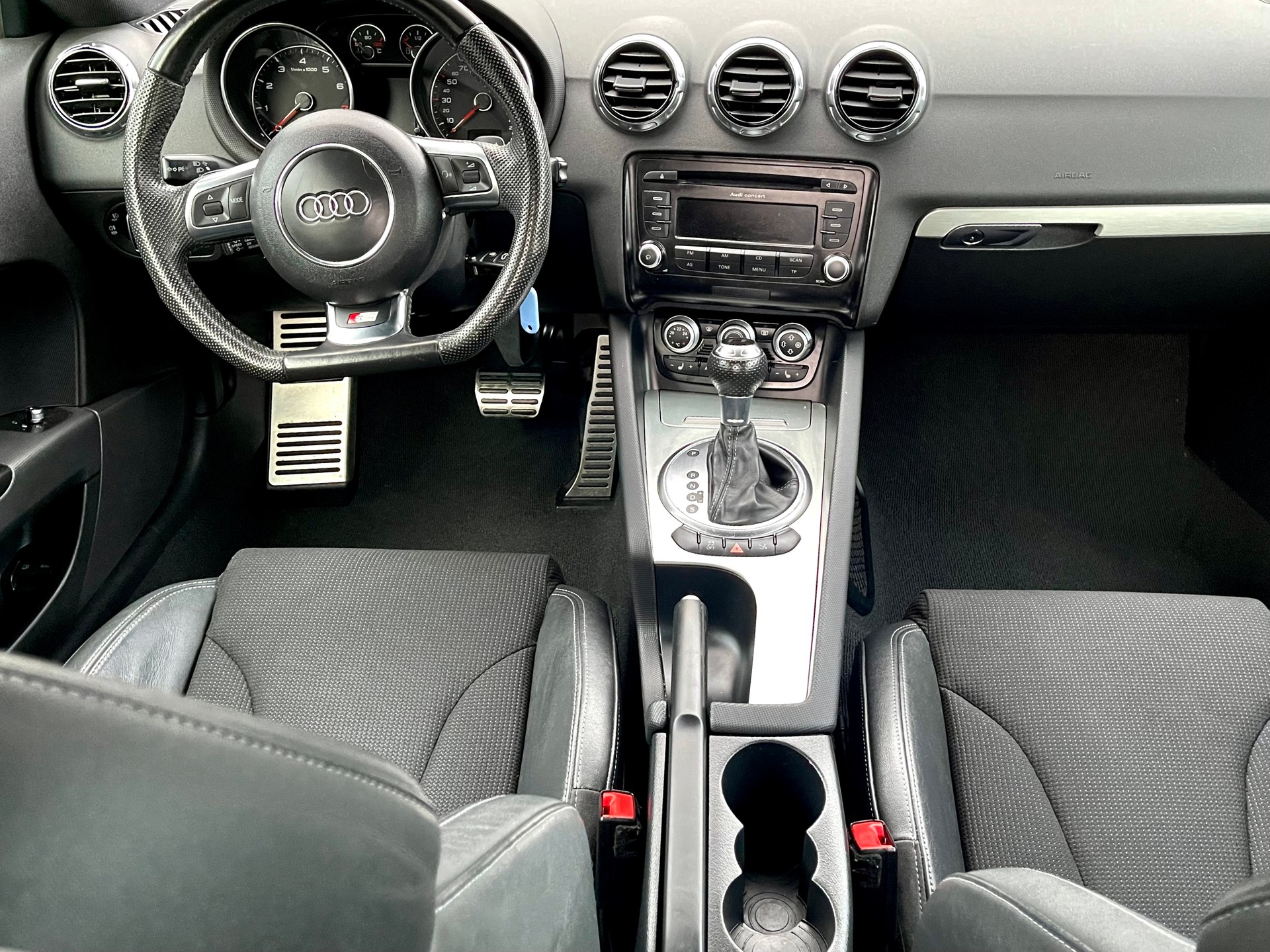 AUDI TT Coupé 2.0 TFSI S-tronic-showroom-element-1