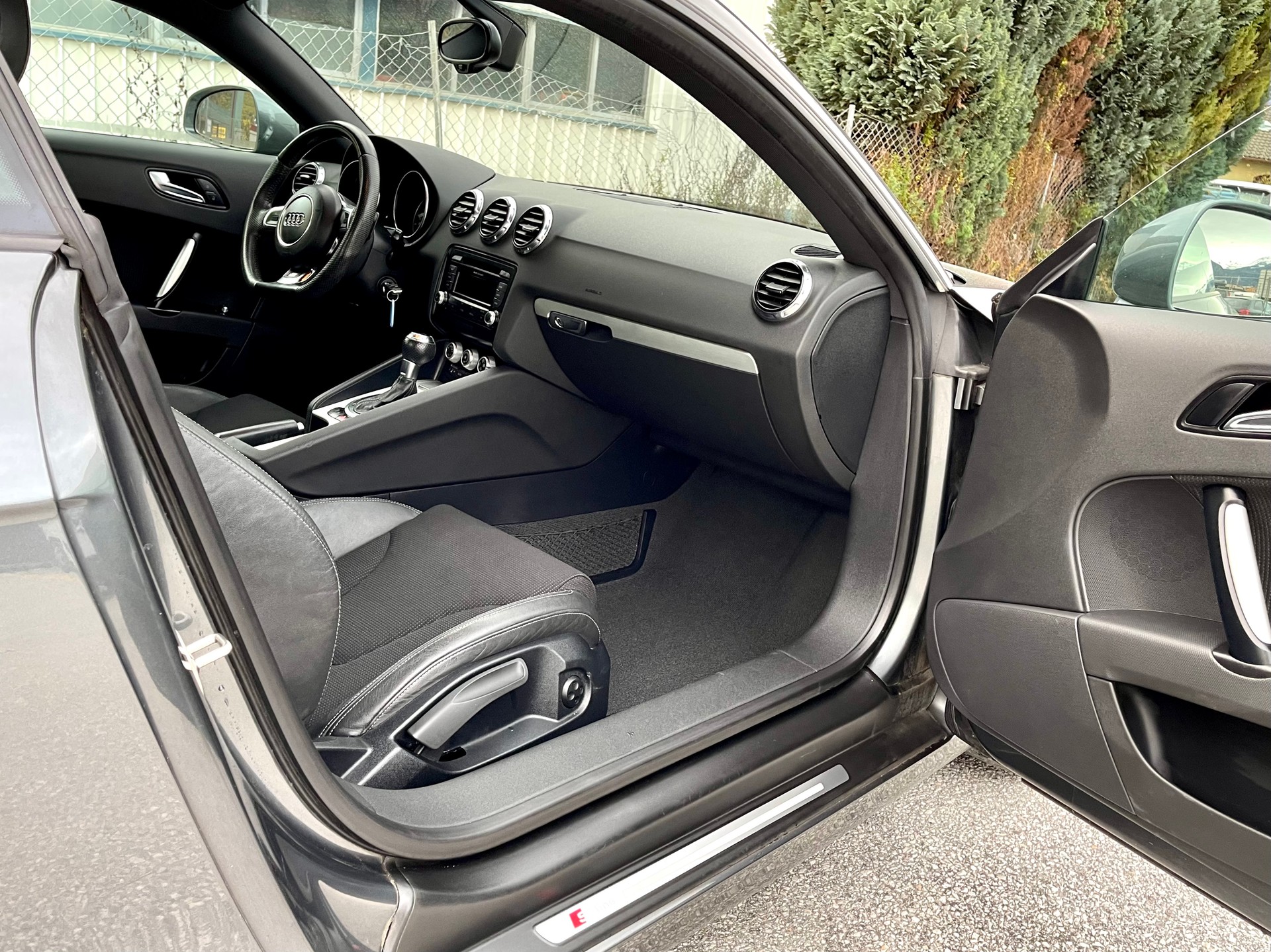 AUDI TT Coupé 2.0 TFSI S-tronic-image-14