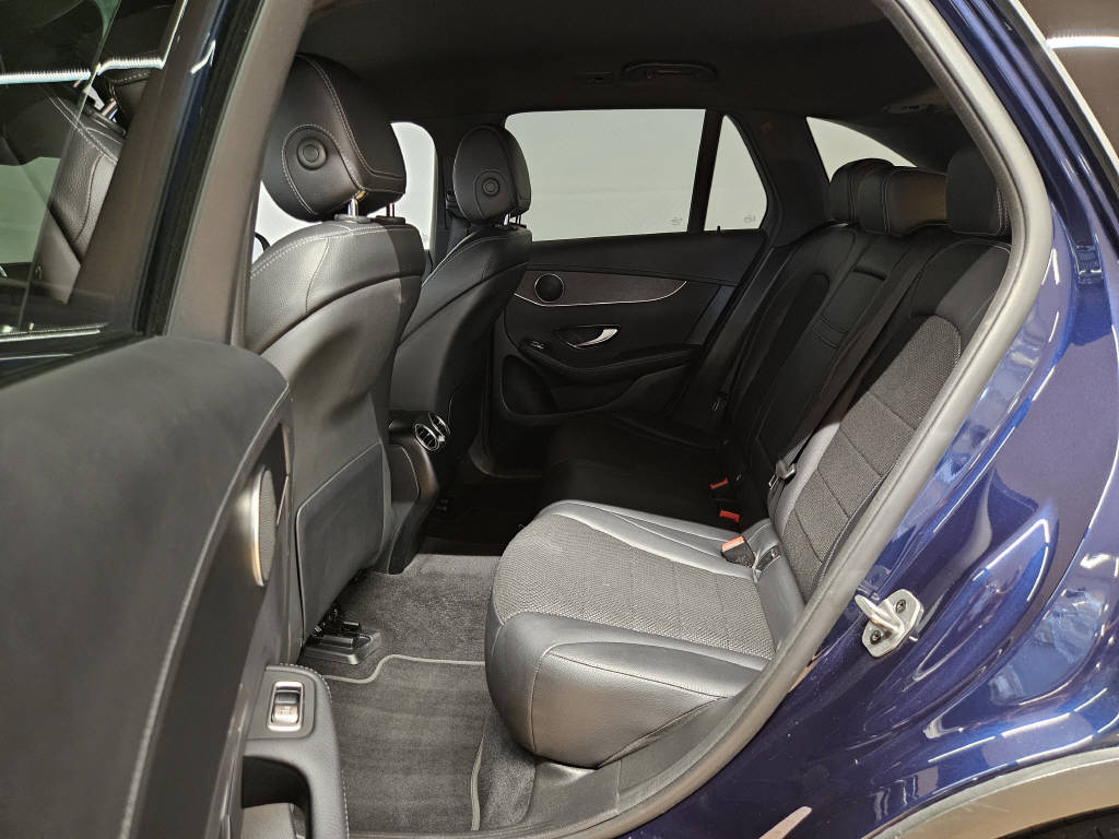 MERCEDES-BENZ GLC 300 de 4Matic-image-11
