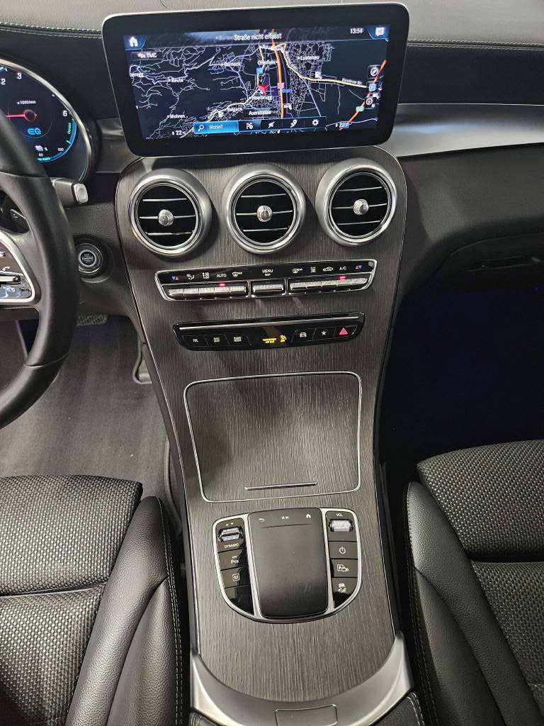 MERCEDES-BENZ GLC 300 de 4Matic-image-9
