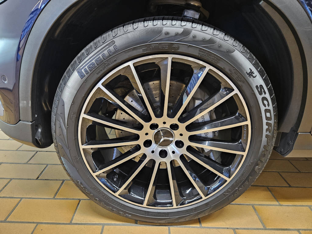 MERCEDES-BENZ GLC 300 de 4Matic-image-14