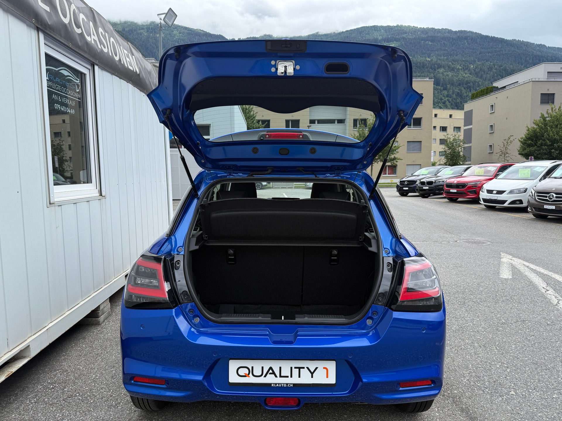 SUZUKI Swift 1.2 Compact+ Hybrid 4x4 *VORFÜHRWAGEN*-image-5