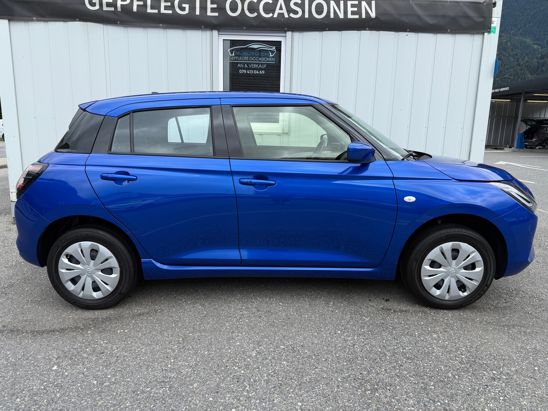 SUZUKI Swift 1.2 Compact+ Hybrid 4x4 *VORFÜHRWAGEN*-image-2