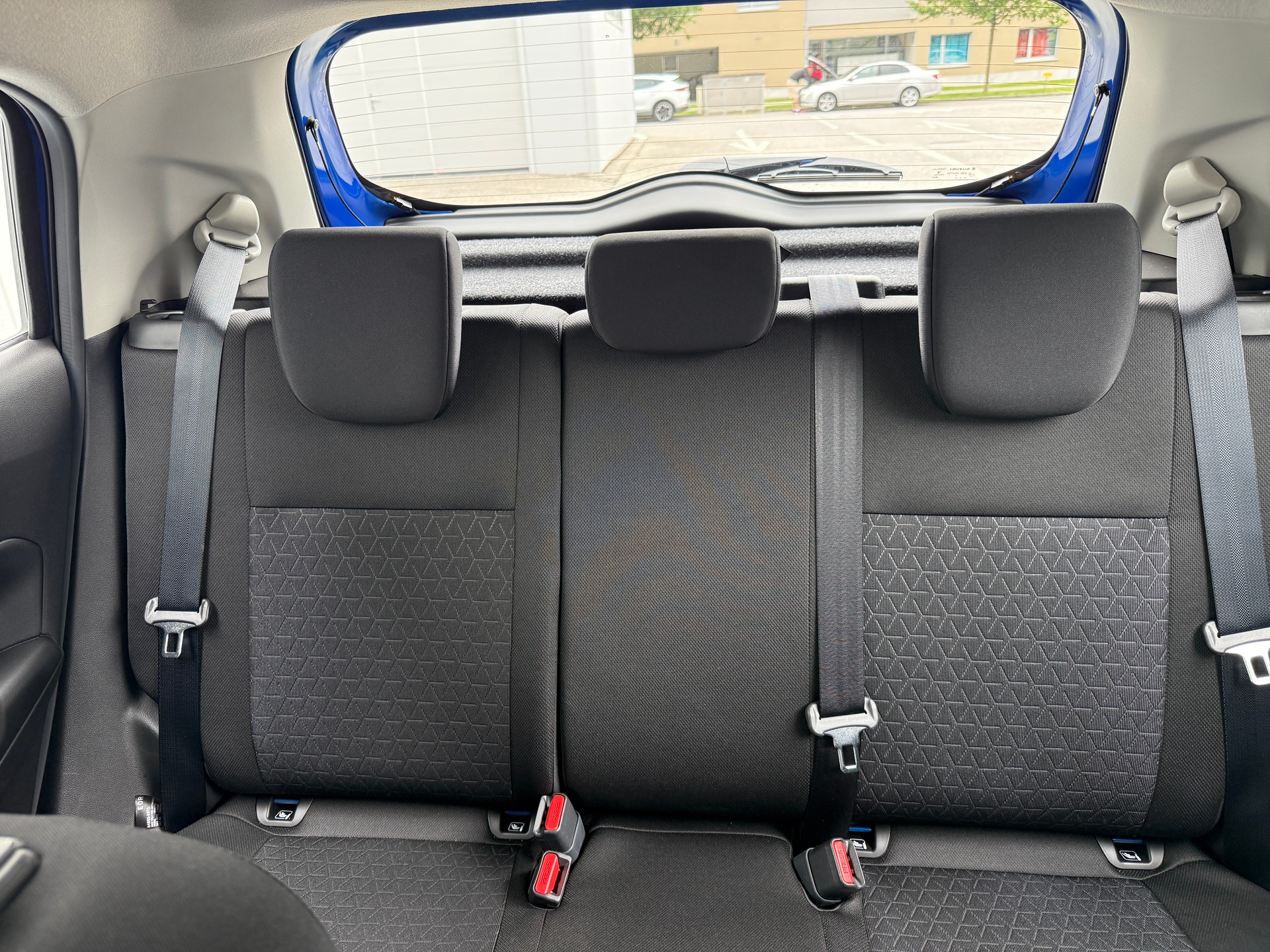 SUZUKI Swift 1.2 Compact+ Hybrid 4x4 *VORFÜHRWAGEN*-image-17