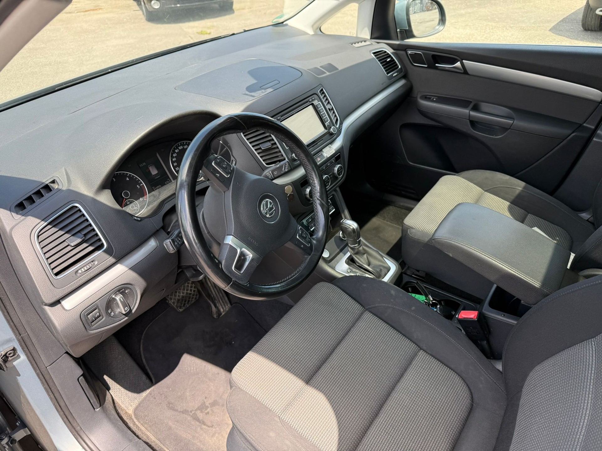 VW Sharan 2.0 TDI BMT Comfortline DSG-image-12