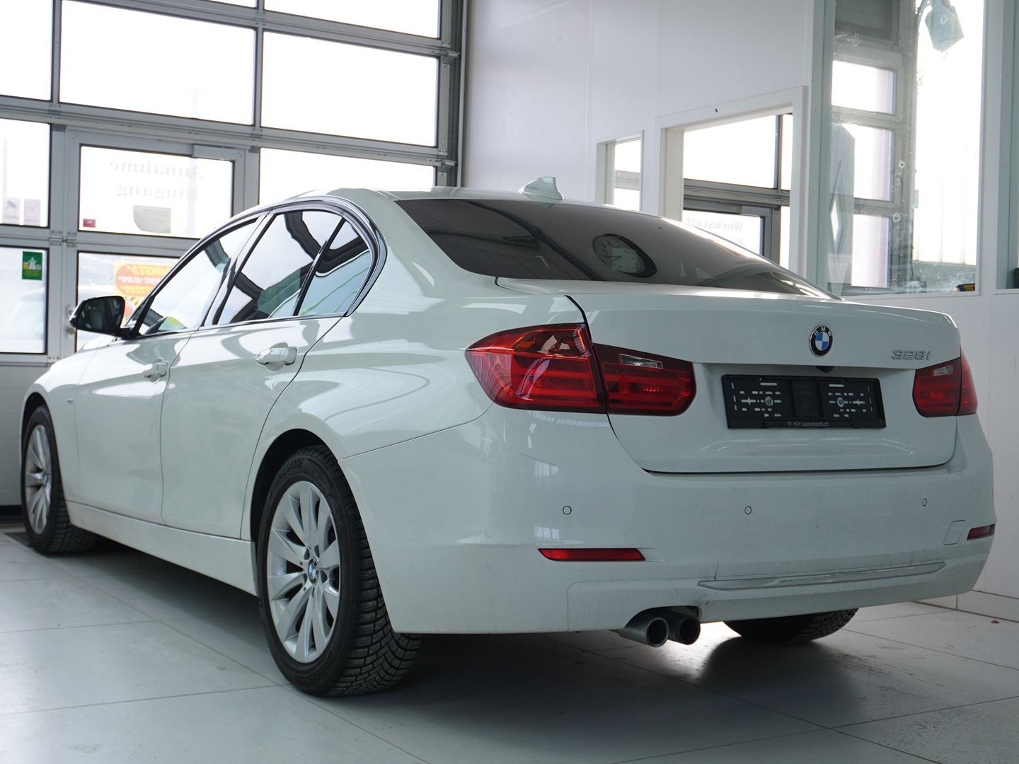BMW 328i Luxury Line Steptronic-image-1