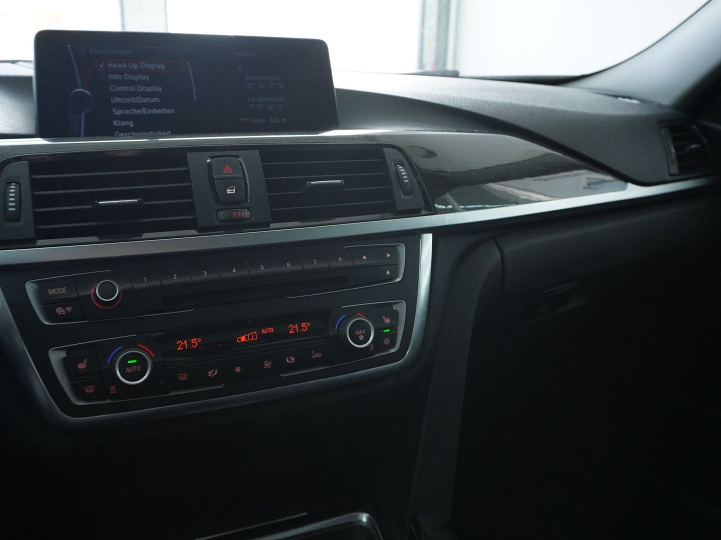 BMW 328i Luxury Line Steptronic-image-8