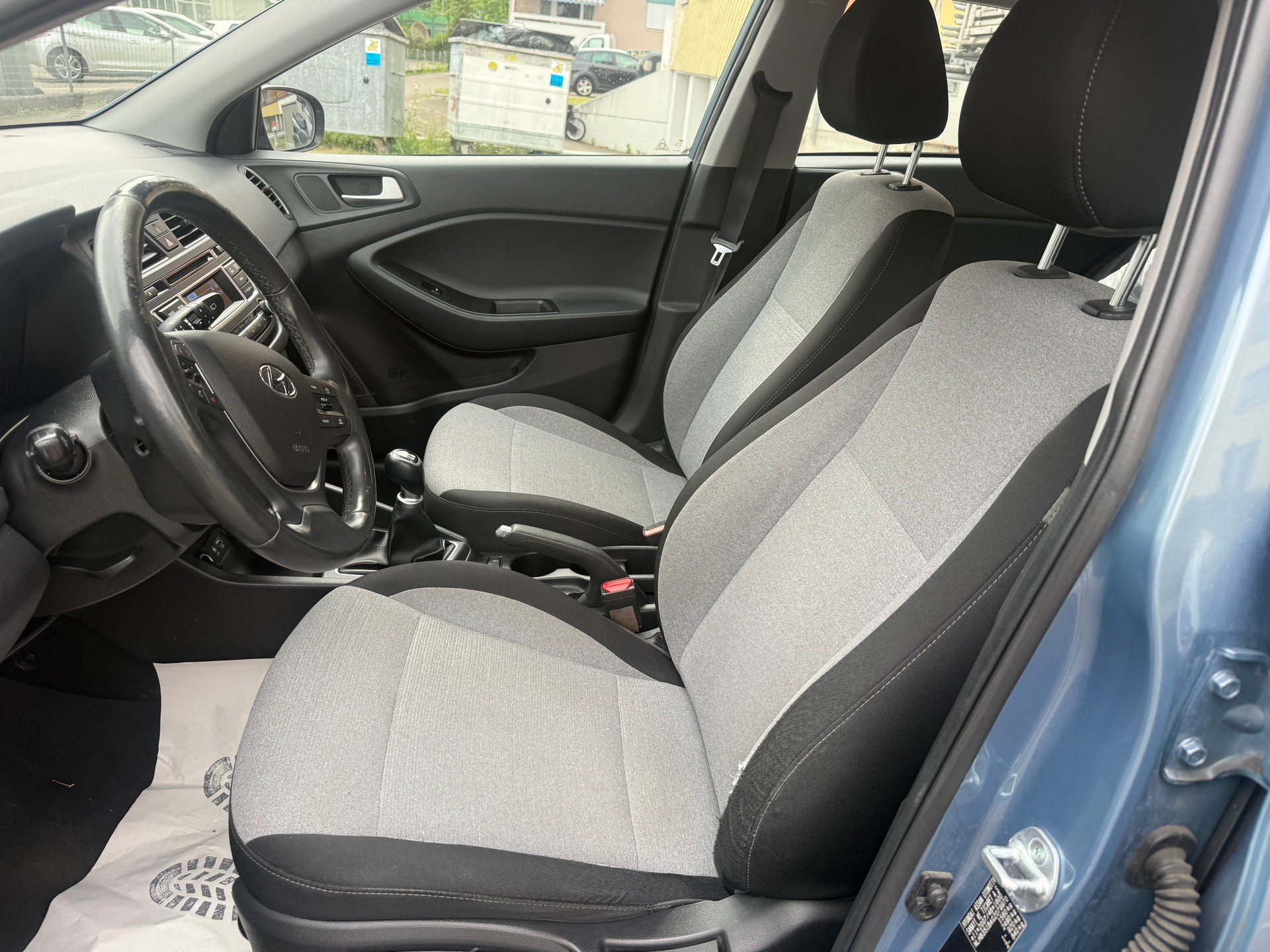 HYUNDAI i20 1.2 Vertex-image-6