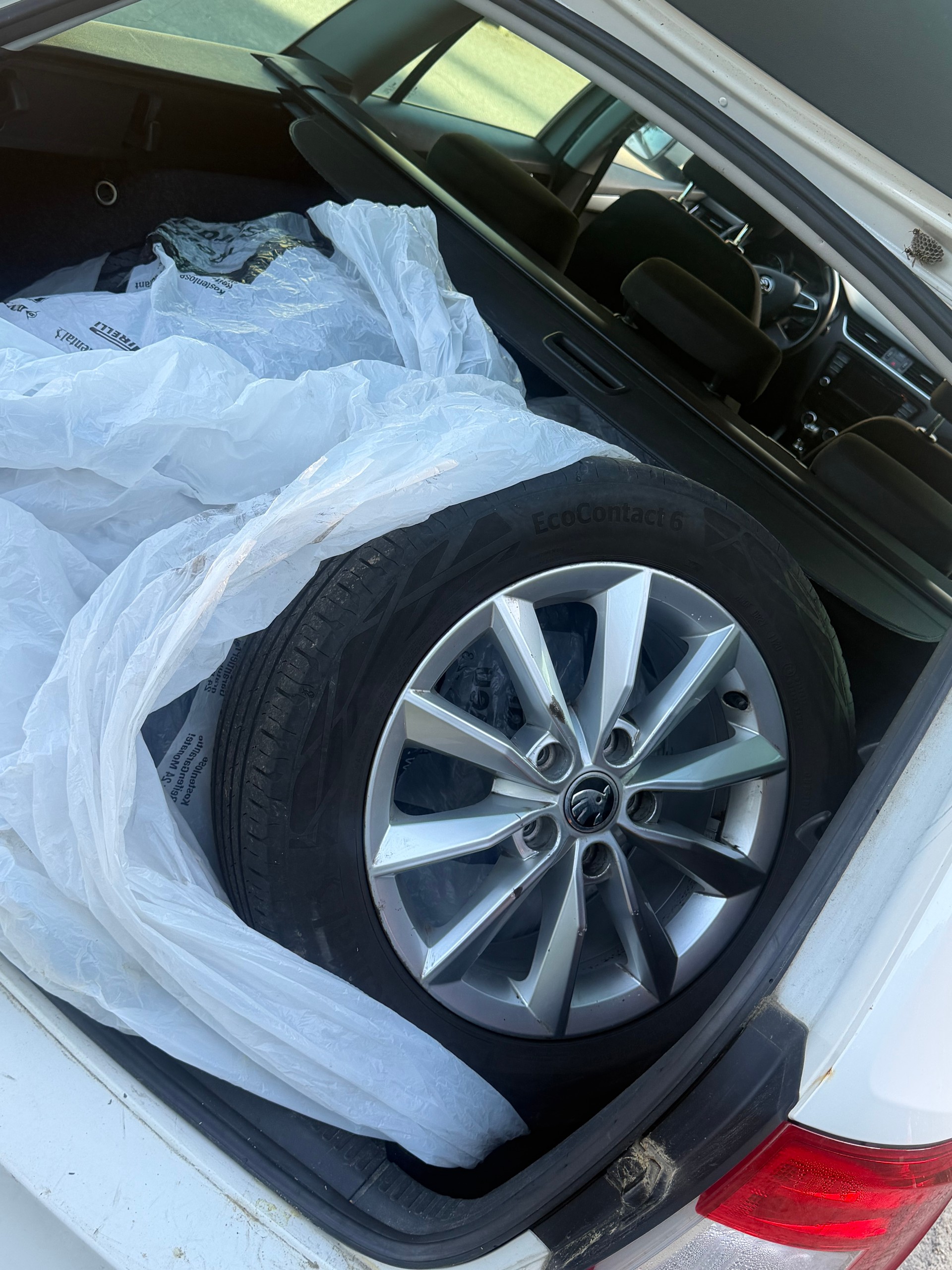 SKODA Octavia Combi 2.0 TDI Elegance 4x4-image-10