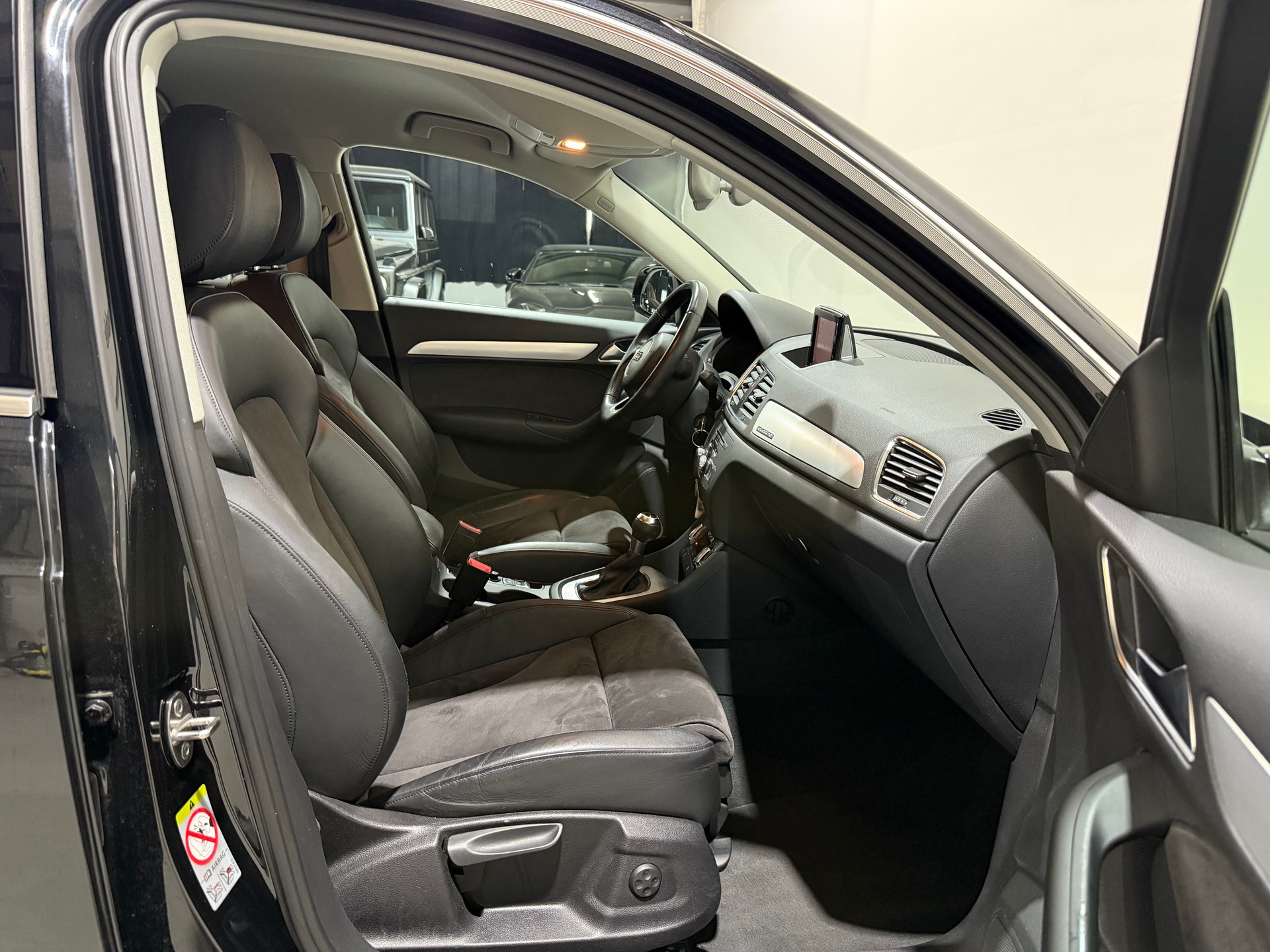 AUDI Q3 2.0 TDI quattro S-tronic CH Fahrzeug-image-13