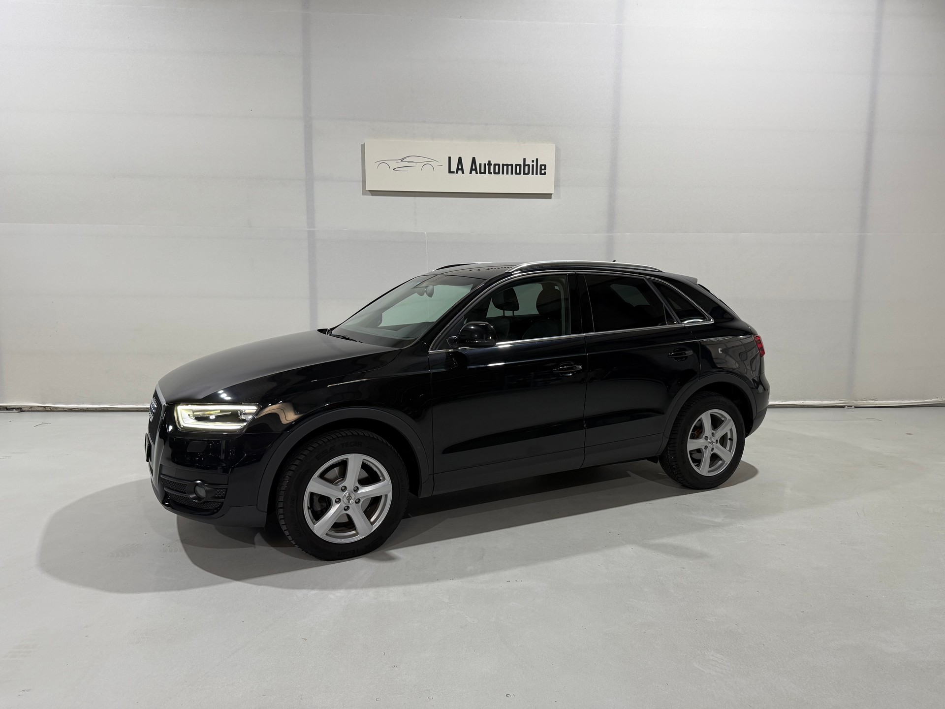 AUDI Q3 2.0 TDI quattro S-tronic CH Fahrzeug-image-1
