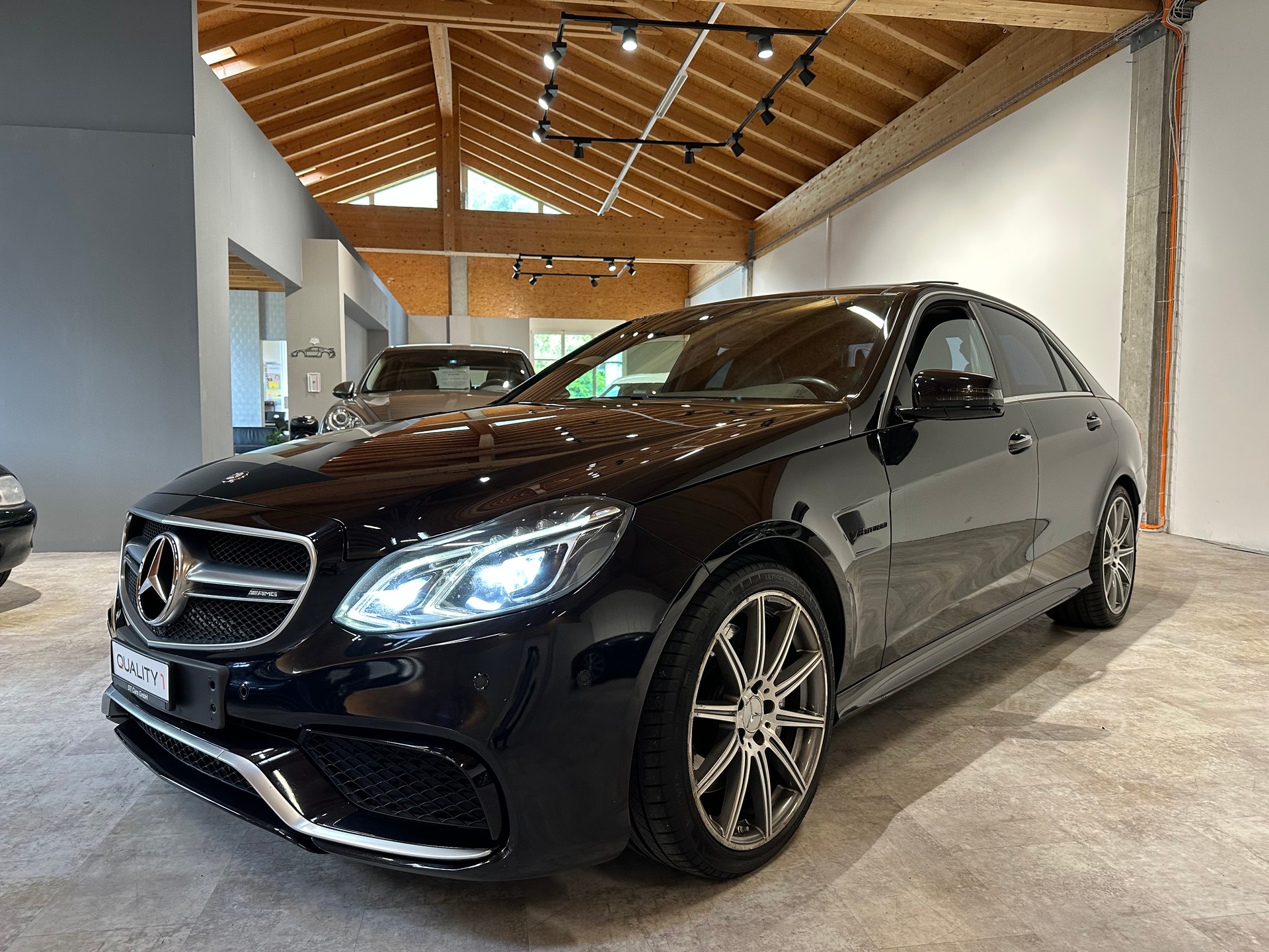 MERCEDES-BENZ E 63 AMG 4Matic Speedshift Facelift-Modell-image-0