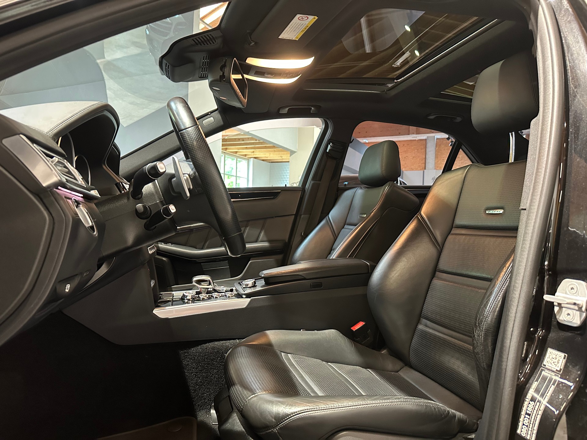 MERCEDES-BENZ E 63 AMG 4Matic Speedshift Facelift-Modell-image-11
