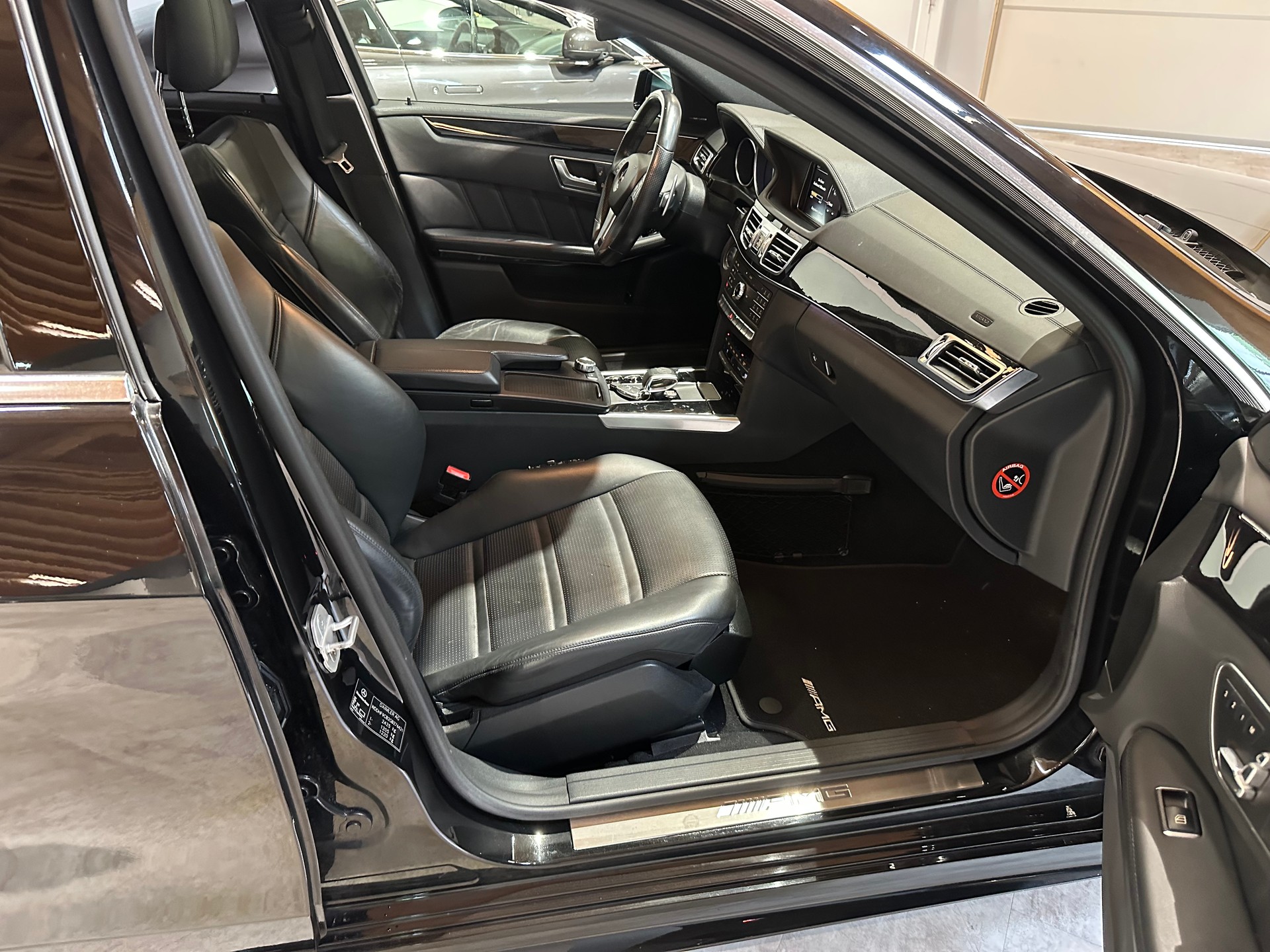 MERCEDES-BENZ E 63 AMG 4Matic Speedshift Facelift-Modell-image-16