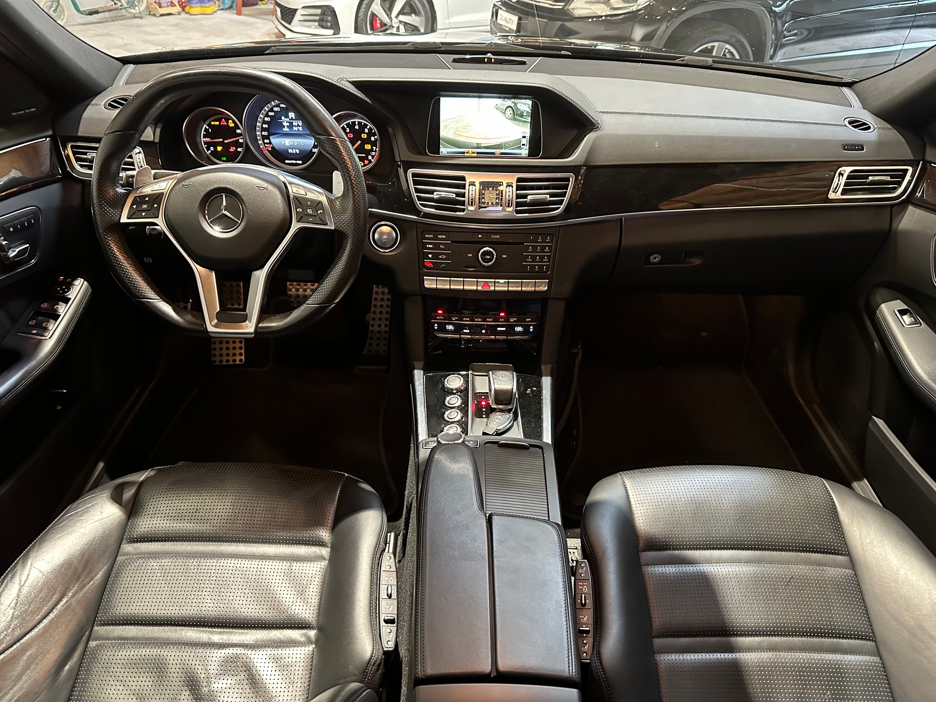 MERCEDES-BENZ E 63 AMG 4Matic Speedshift Facelift-Modell-image-13