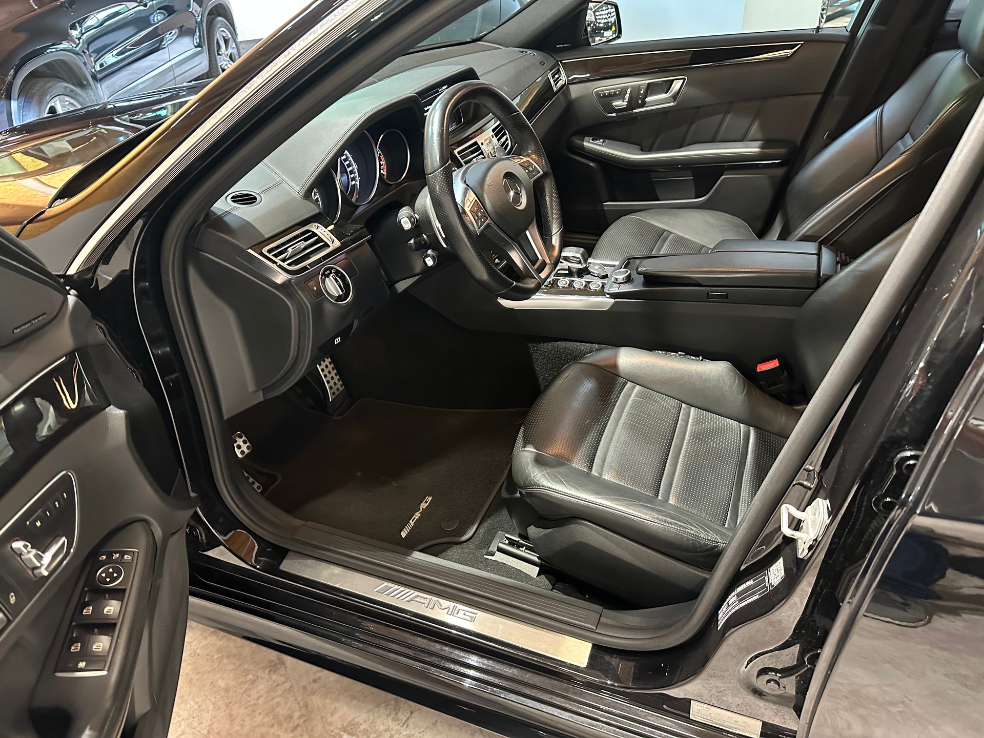 MERCEDES-BENZ E 63 AMG 4Matic Speedshift Facelift-Modell-image-10