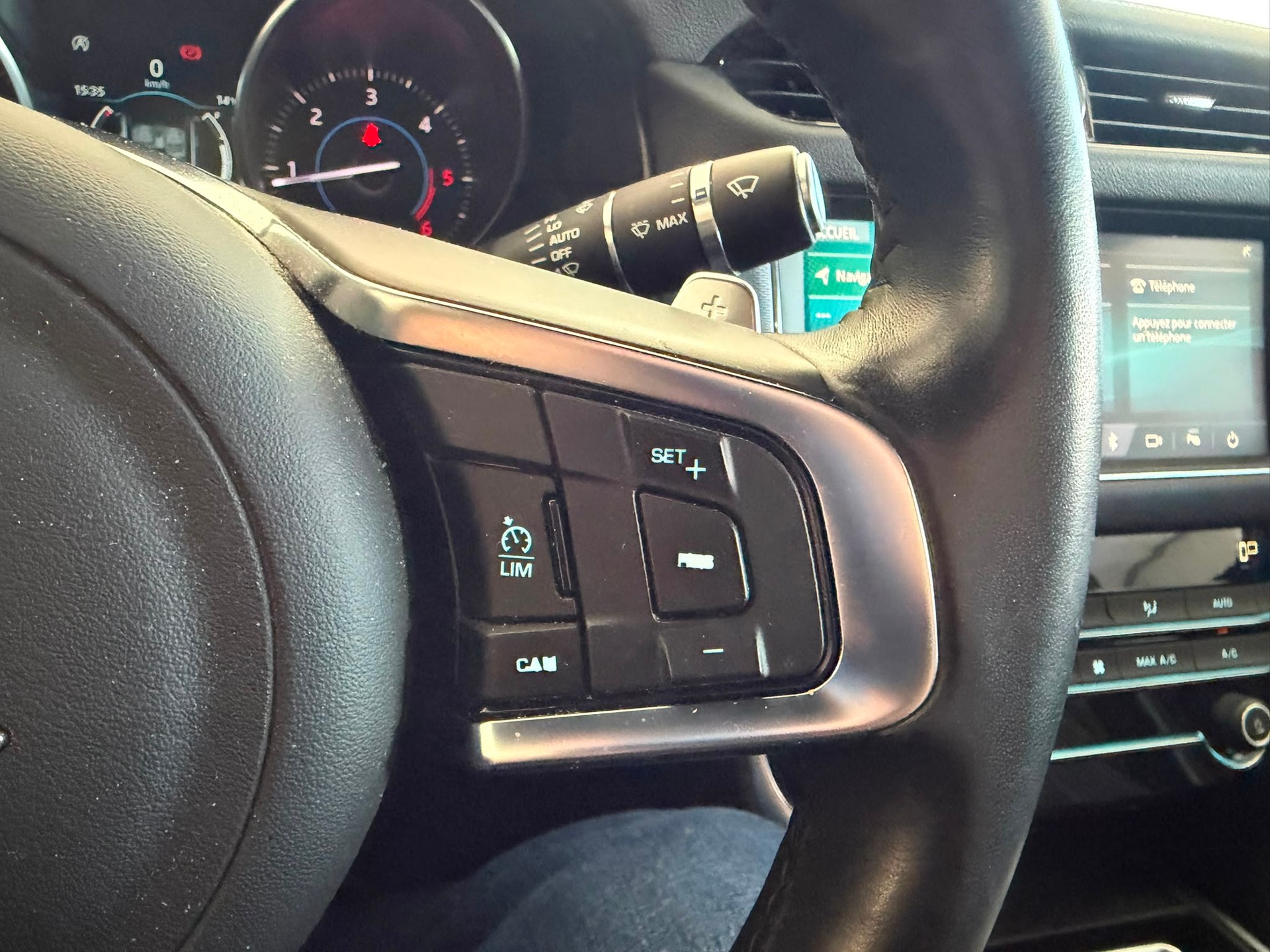 JAGUAR XF 25d R-Sport AWD Automatic-image-12