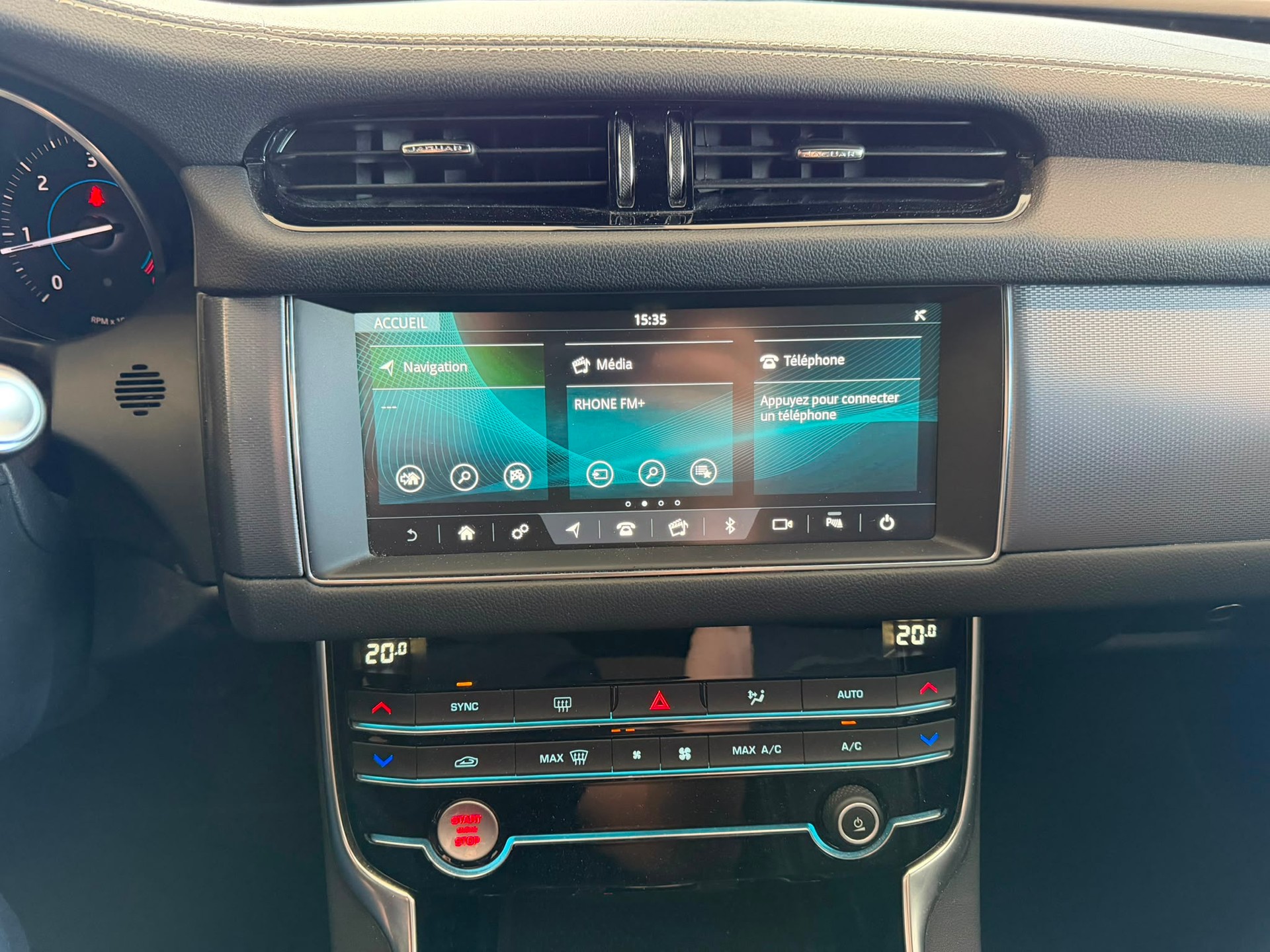 JAGUAR XF 25d R-Sport AWD Automatic-image-13