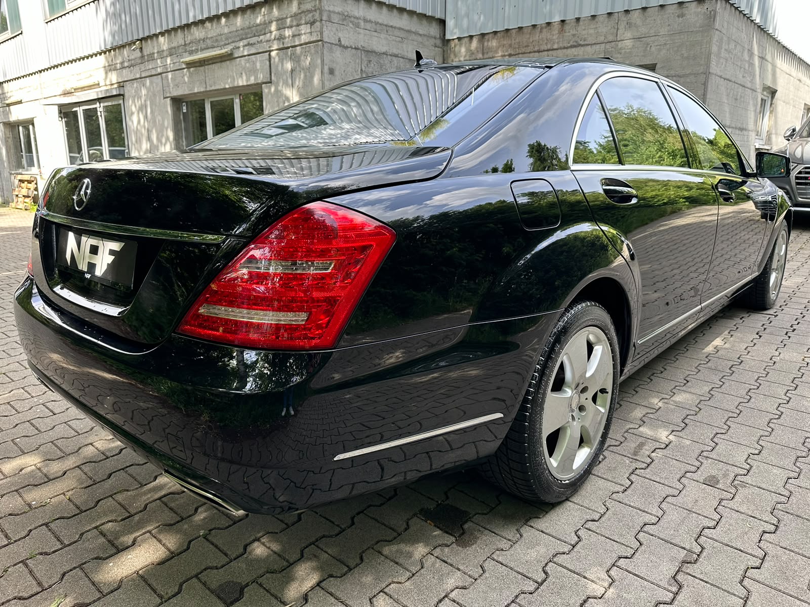 MERCEDES-BENZ S 500 L BlueEfficiency SS 4Matic 7G-Tronic-image-4