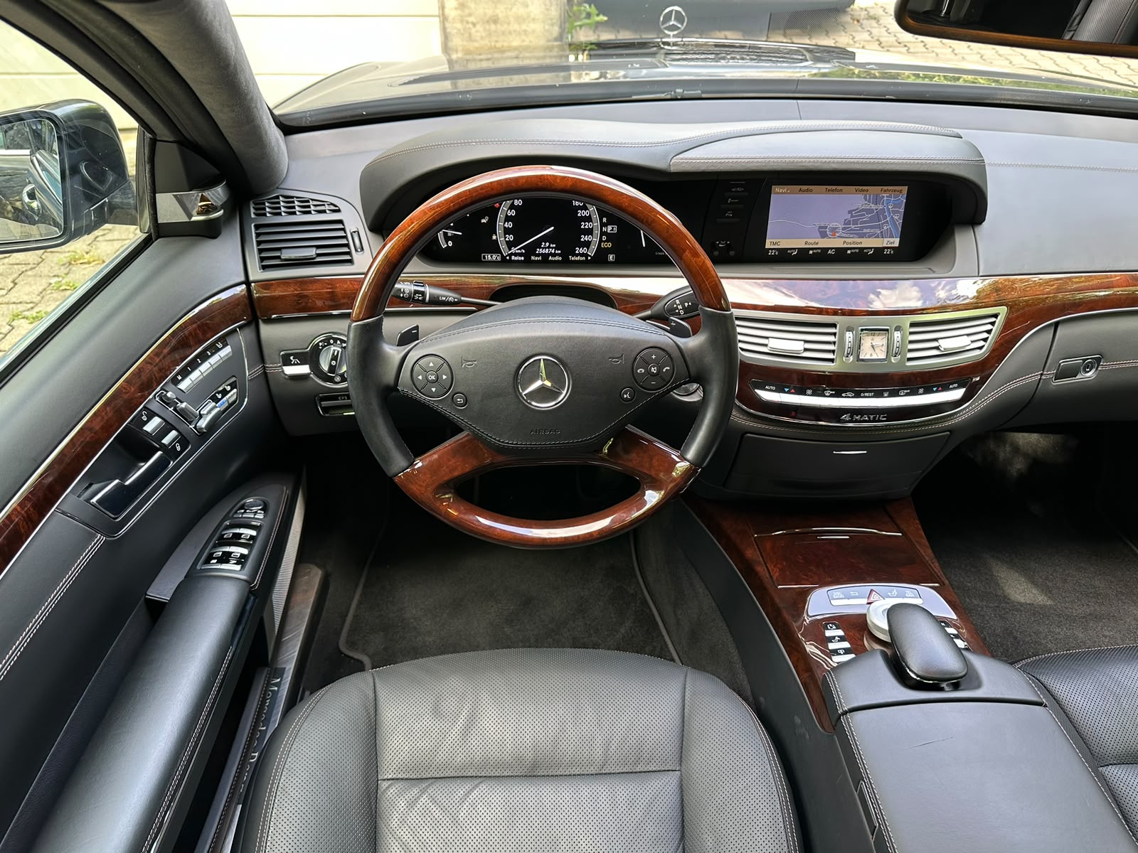 MERCEDES-BENZ S 500 L BlueEfficiency SS 4Matic 7G-Tronic-image-27