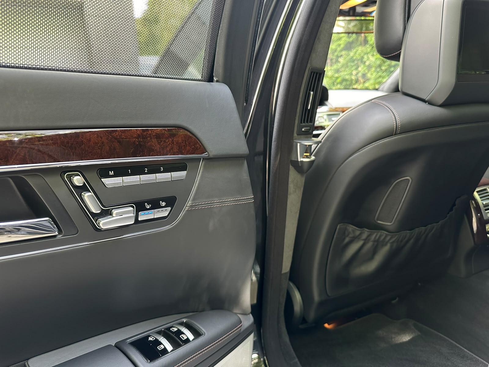 MERCEDES-BENZ S 500 L BlueEfficiency SS 4Matic 7G-Tronic-image-16