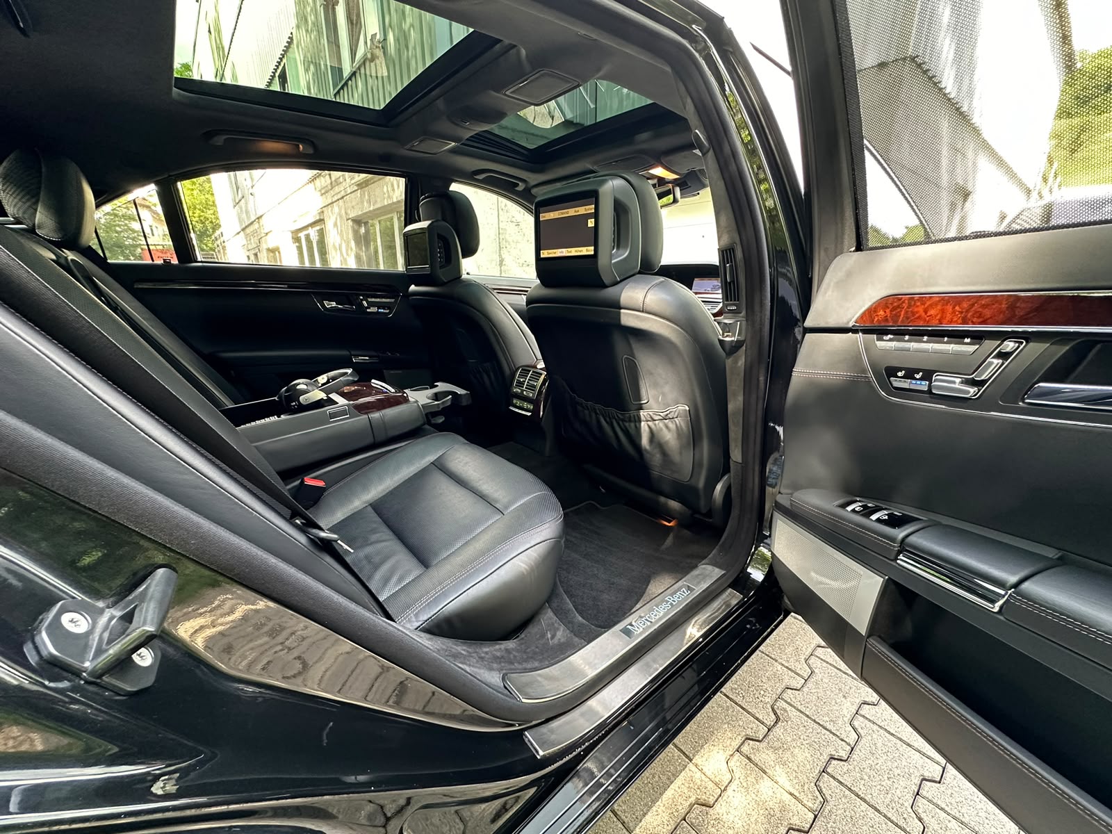 MERCEDES-BENZ S 500 L BlueEfficiency SS 4Matic 7G-Tronic-image-18