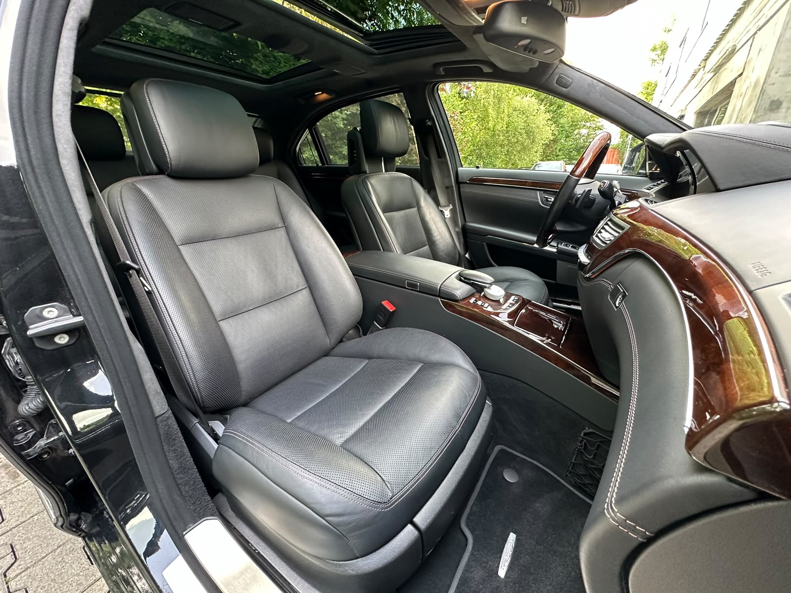 MERCEDES-BENZ S 500 L BlueEfficiency SS 4Matic 7G-Tronic-image-23