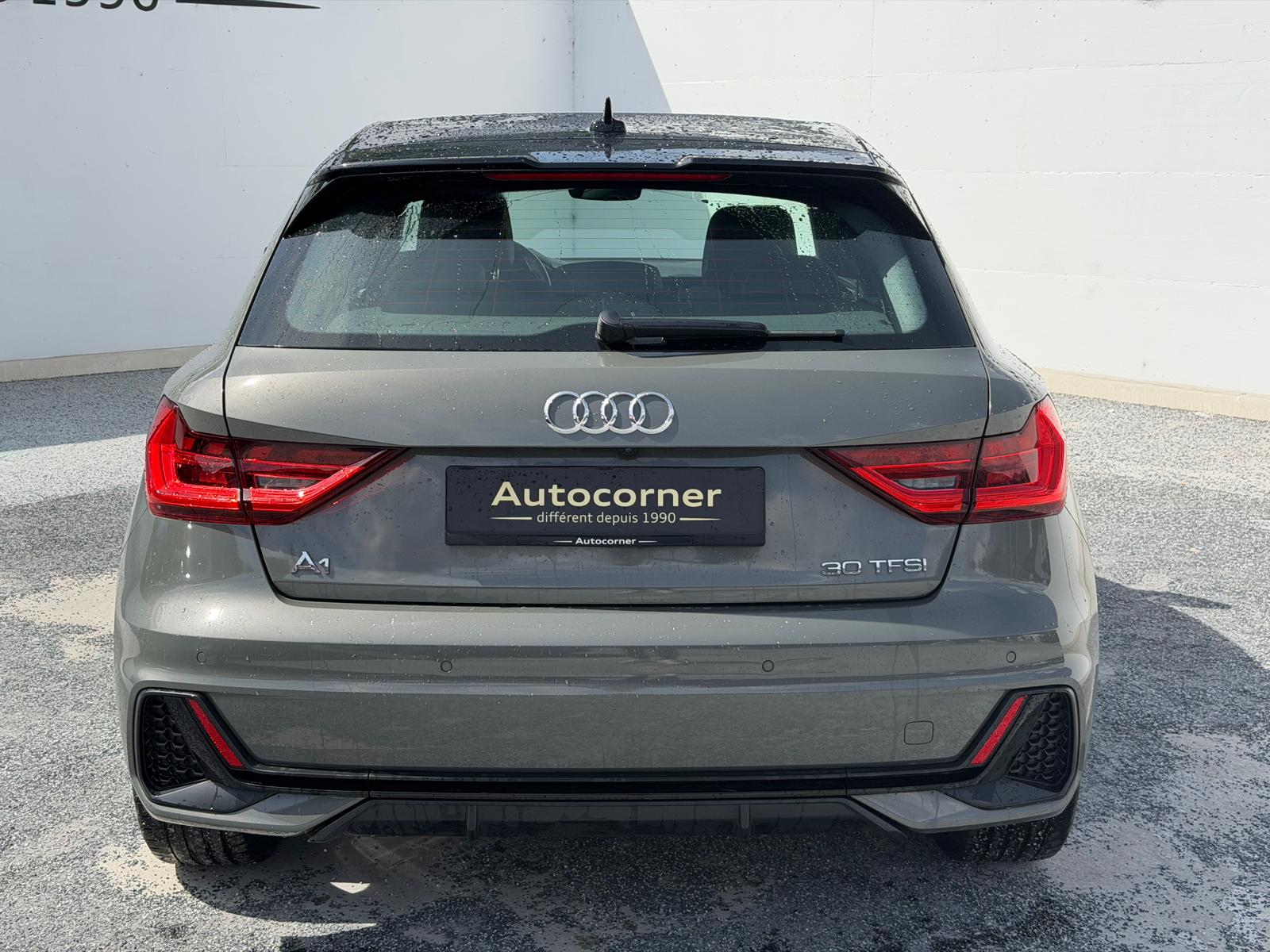 AUDI A1 Sportback 30 TFSI S Line Attraction S-tronic-image-4