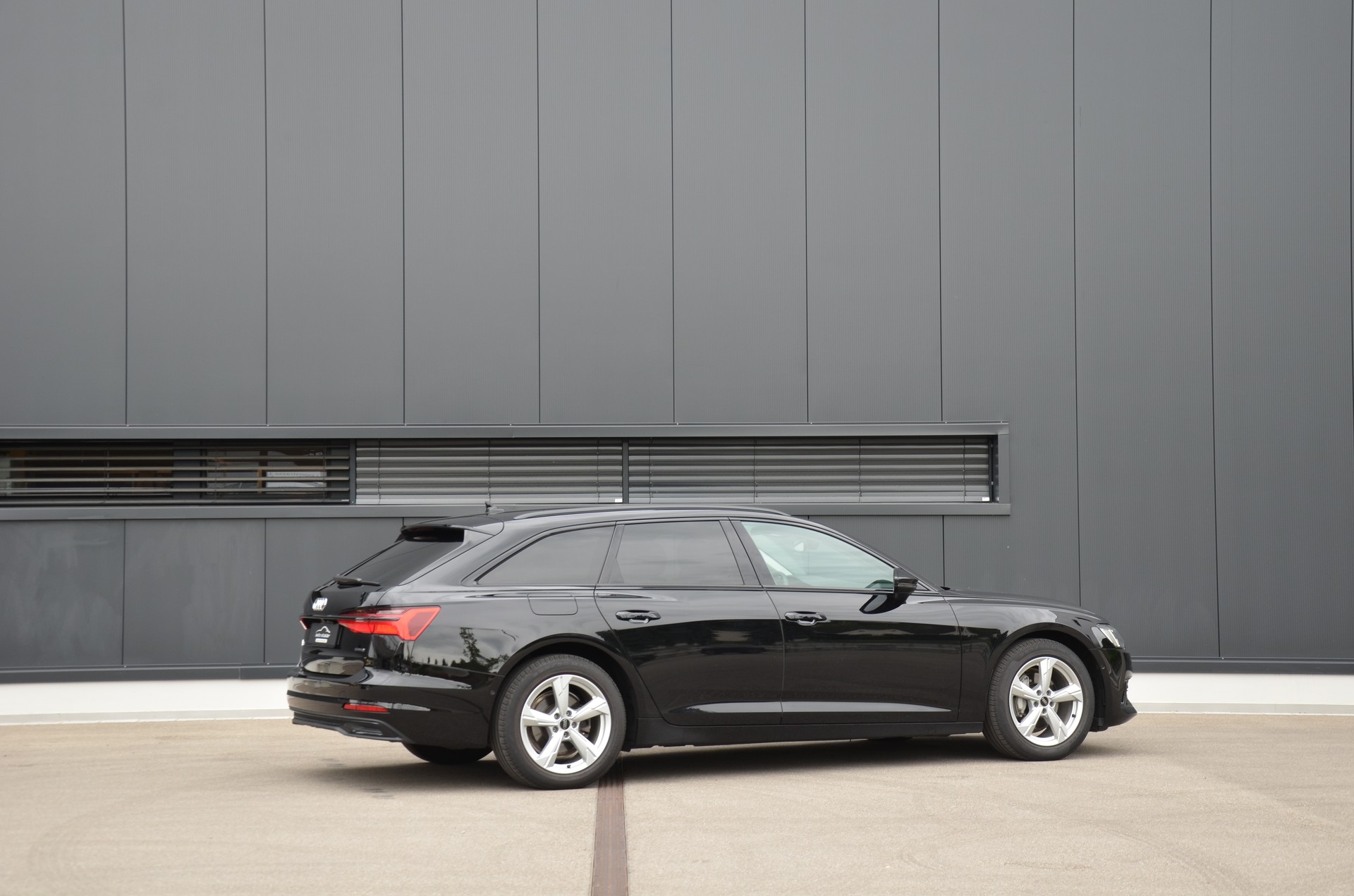 AUDI A6 Avant 40 TDI advanced quattro S-tronic-image-3