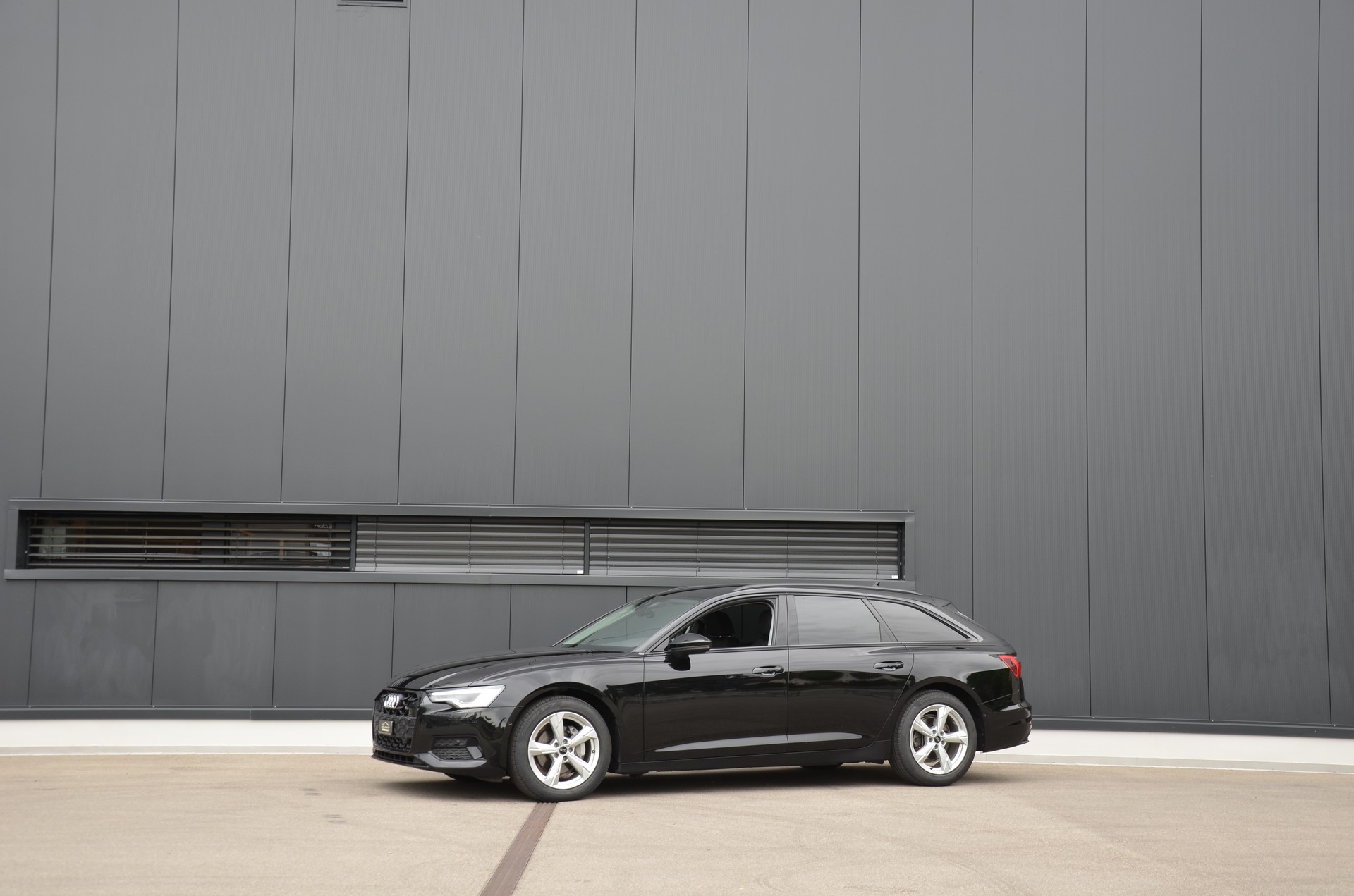 AUDI A6 Avant 40 TDI advanced quattro S-tronic-image-1